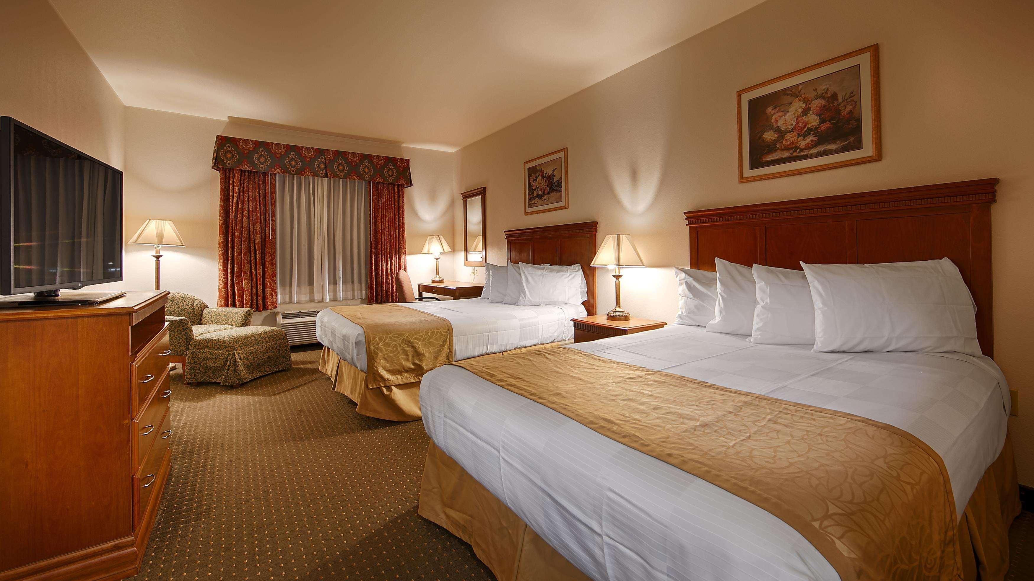 Best Western Plus Lake Elsinore Inn & Suites — photo 5