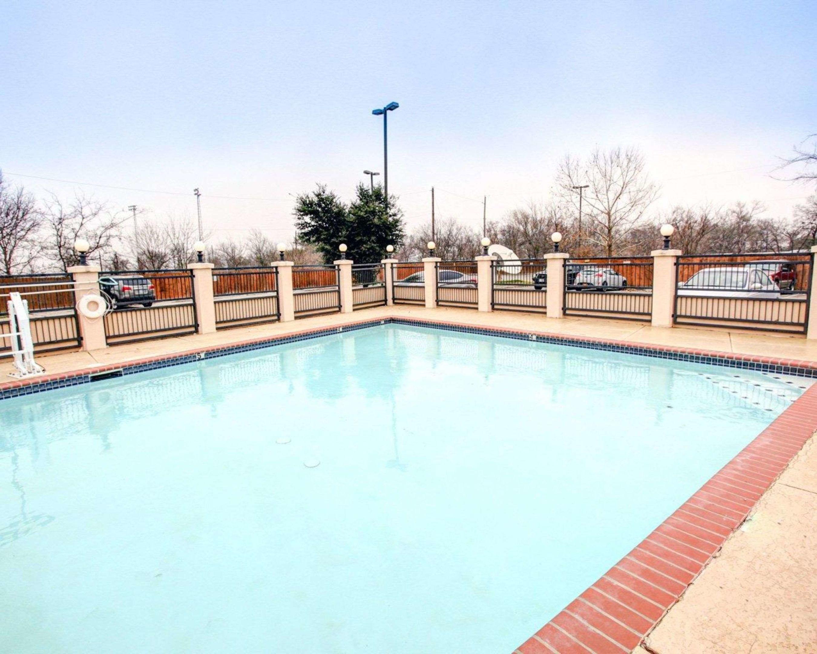 Quality Inn & Suites Airport — photo 5
