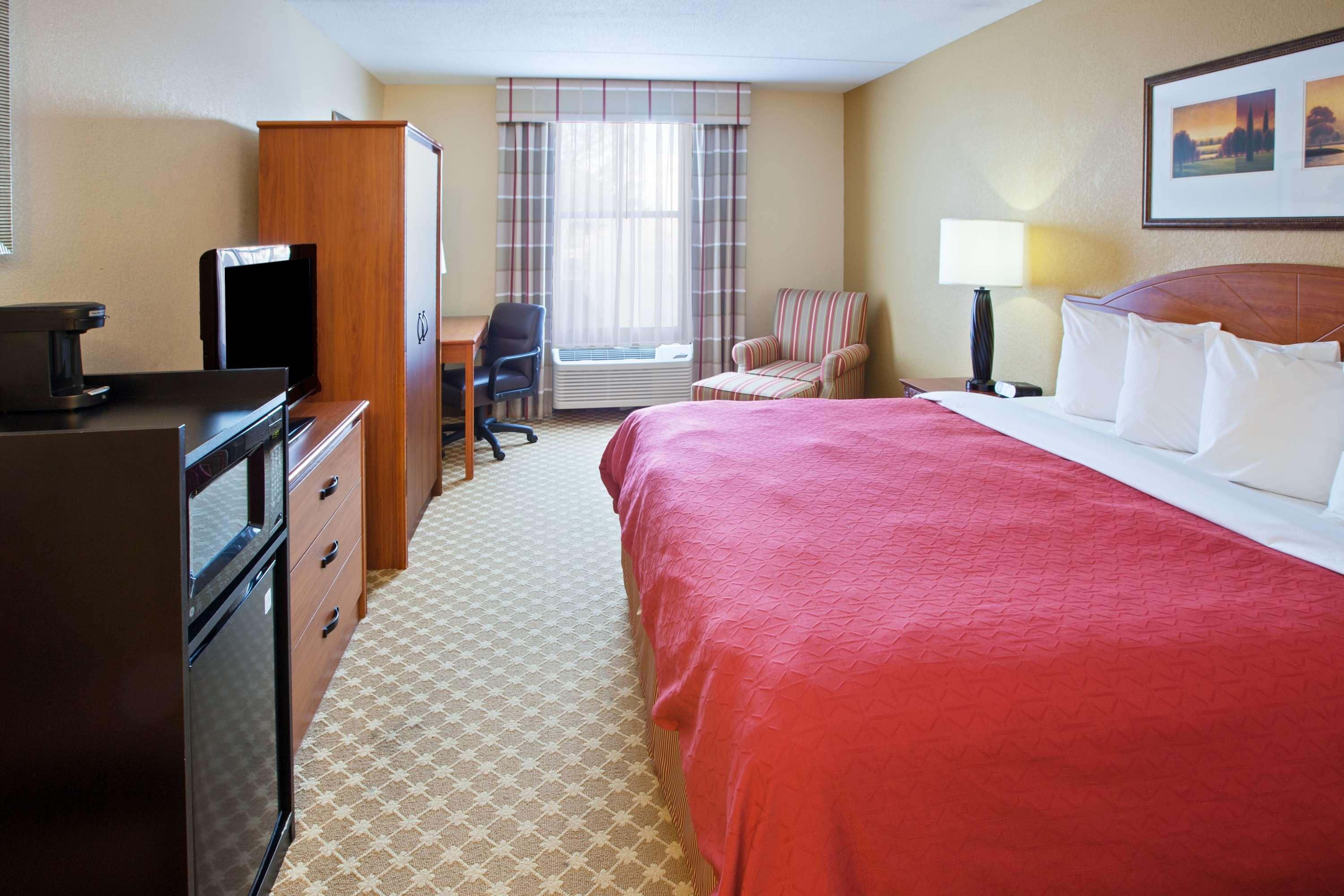 Country Inn & Suites by Radisson, Saginaw, MI — photo 4