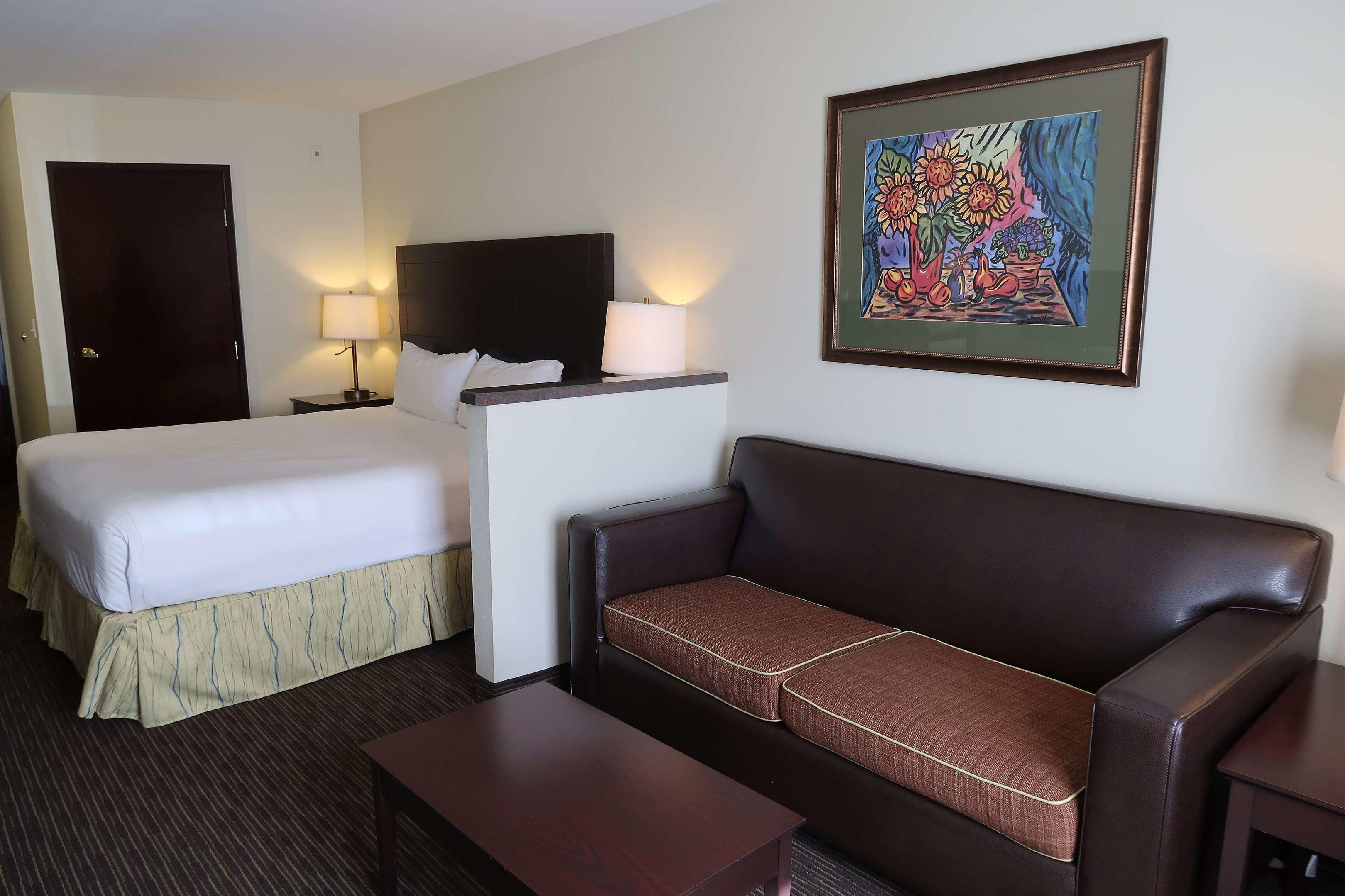 Oxford Suites Portland - Jantzen Beach — photo 4