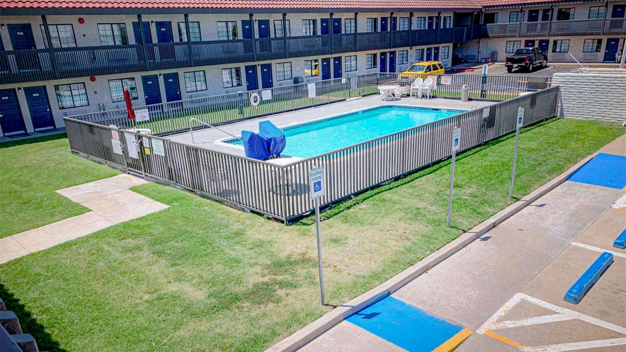 Motel 6 Amarillo Airport — photo 4