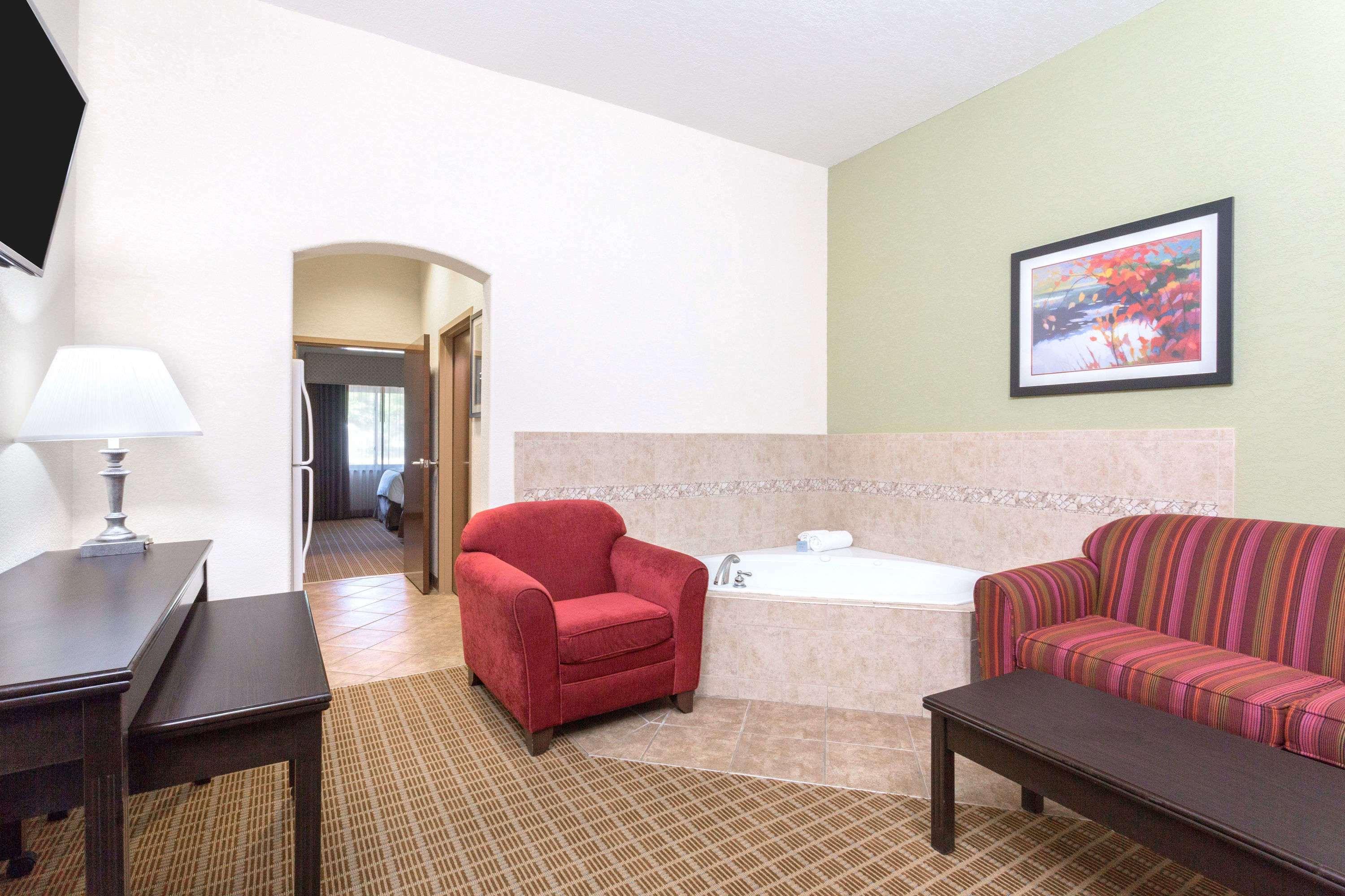 Hawthorn Suites by Wyndham Kingsland — photo 5