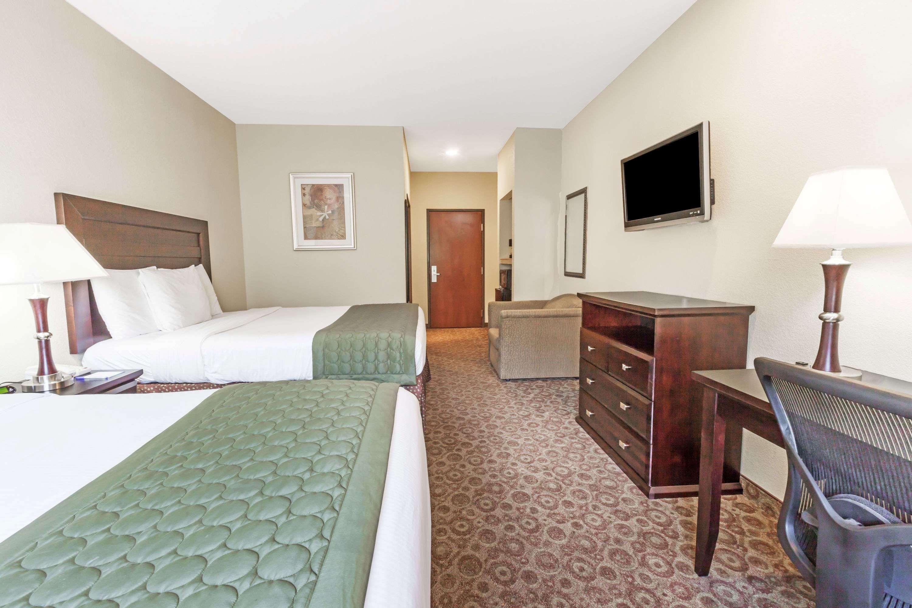 Baymont Inn & Suites Tyler — photo 3