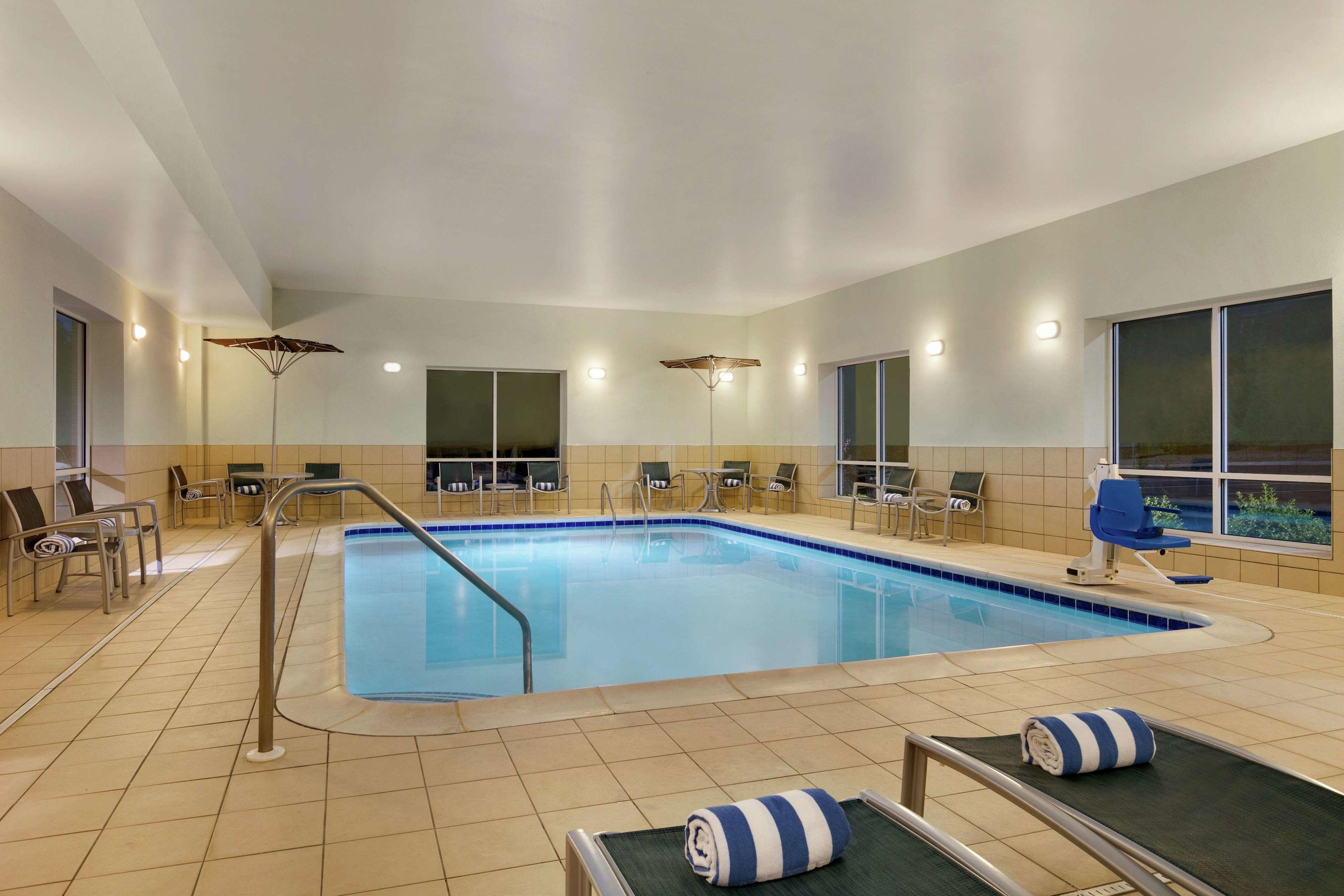 Hampton Inn & Suites Parkersburg Downtown — photo 4