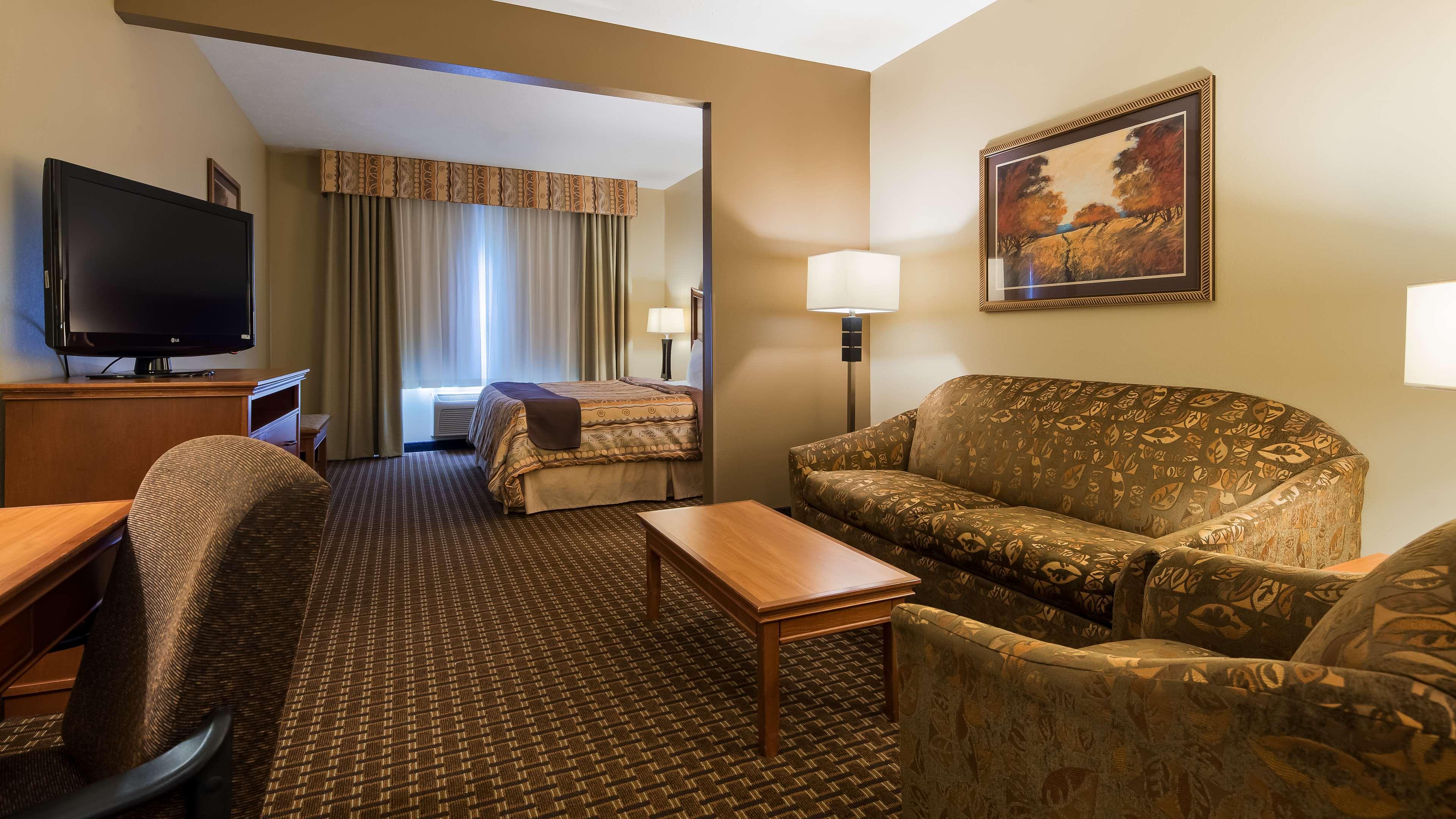 Best Western Plus Grand Island Inn & Suites — photo 4