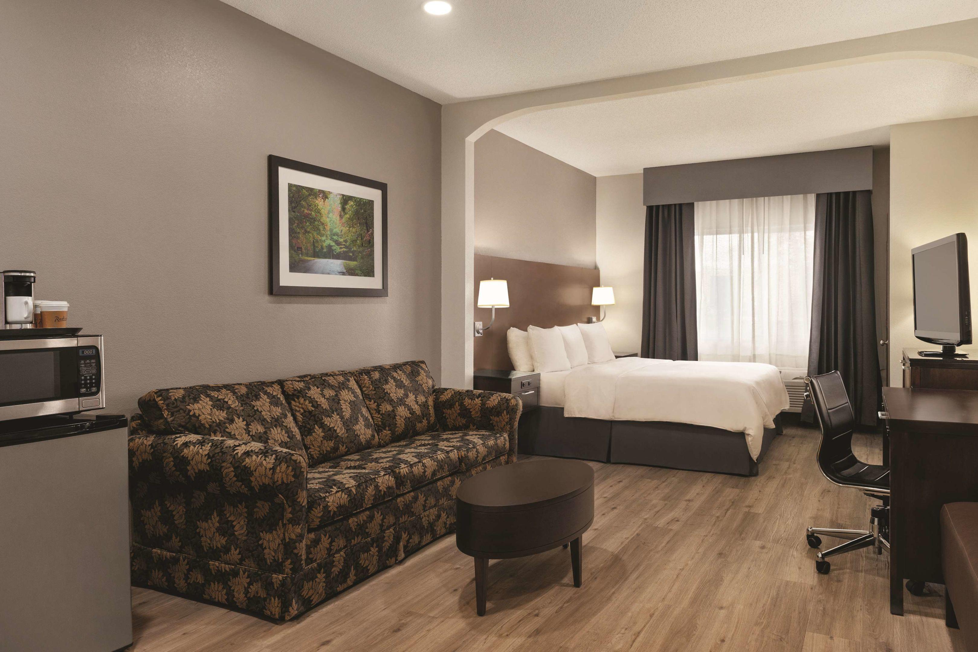 Radisson Hotel & Conference Center Rockford — photo 5