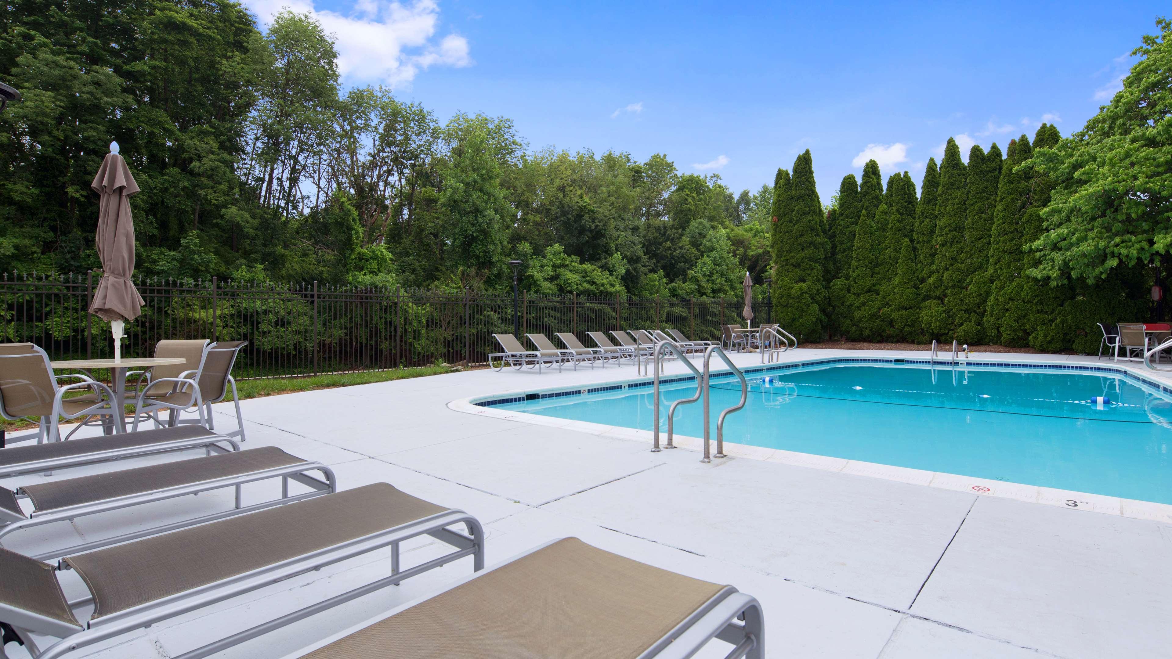 Best Western Plus Rockville Hotel & Suites — photo 4