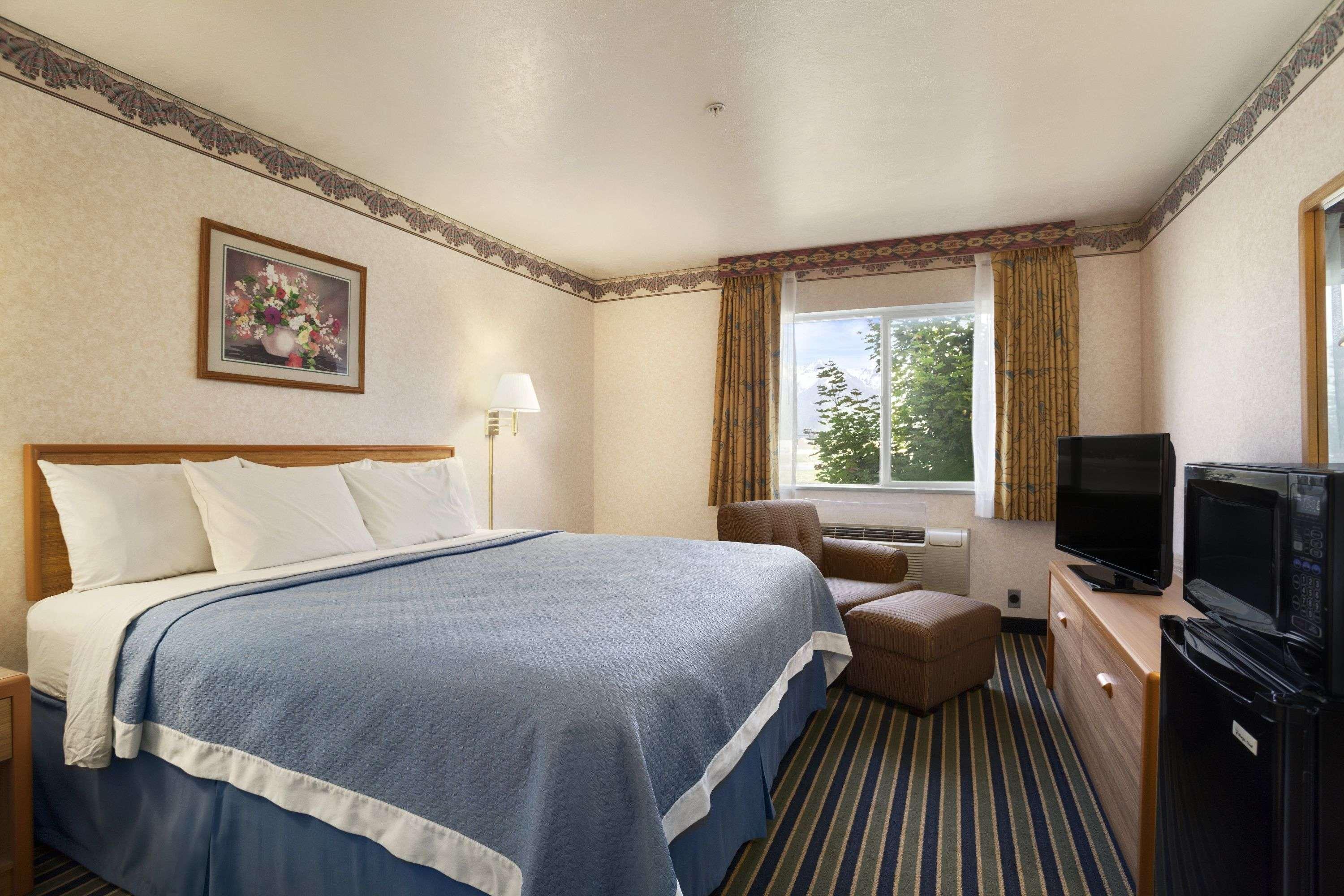 Days Inn by Wyndham Springville — photo 5