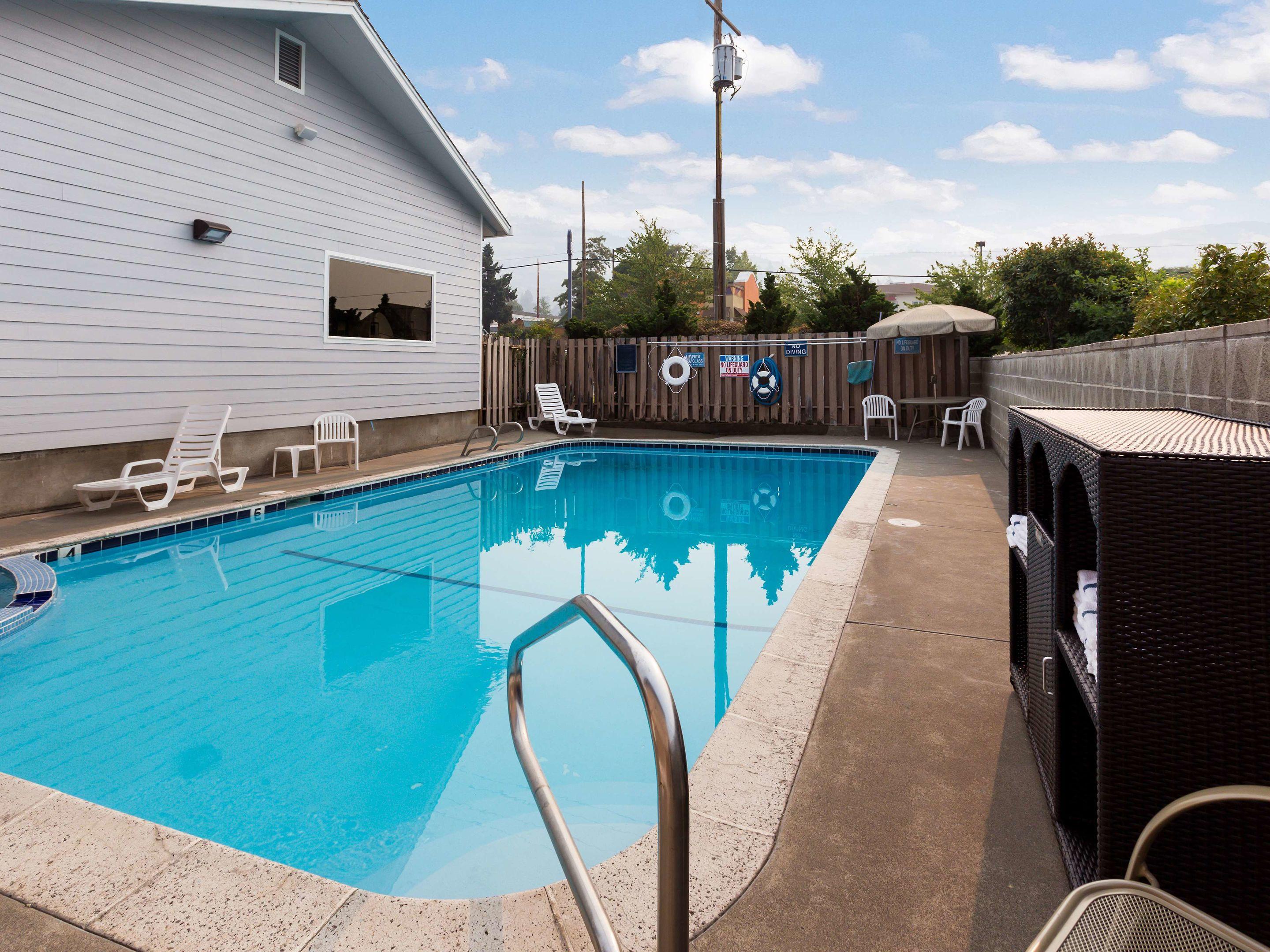 Red Lion Inn & Suites Grants Pass — photo 4