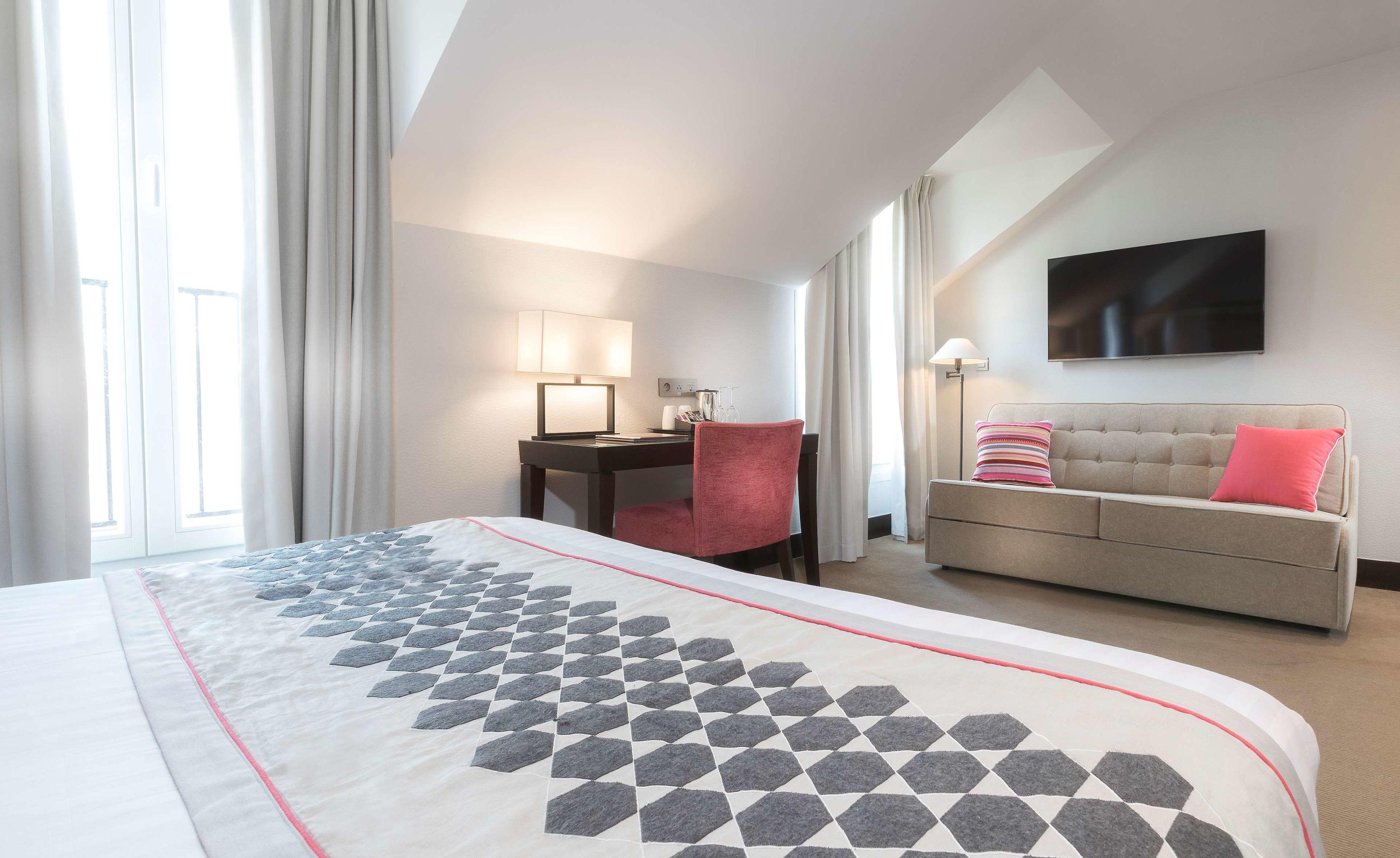 Montfleuri Hotel Arc de Triomphe — photo 3