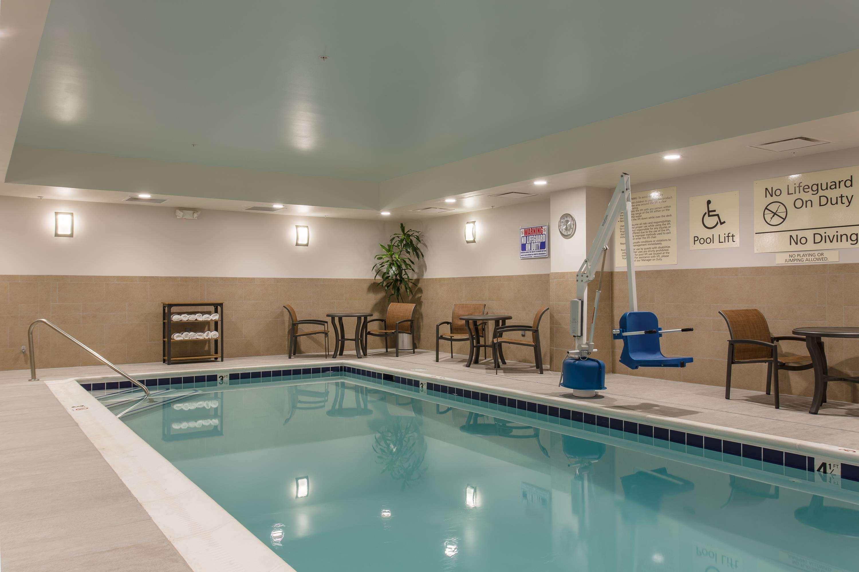 Hampton Inn & Suites Knoxville Papermill Drive — photo 4