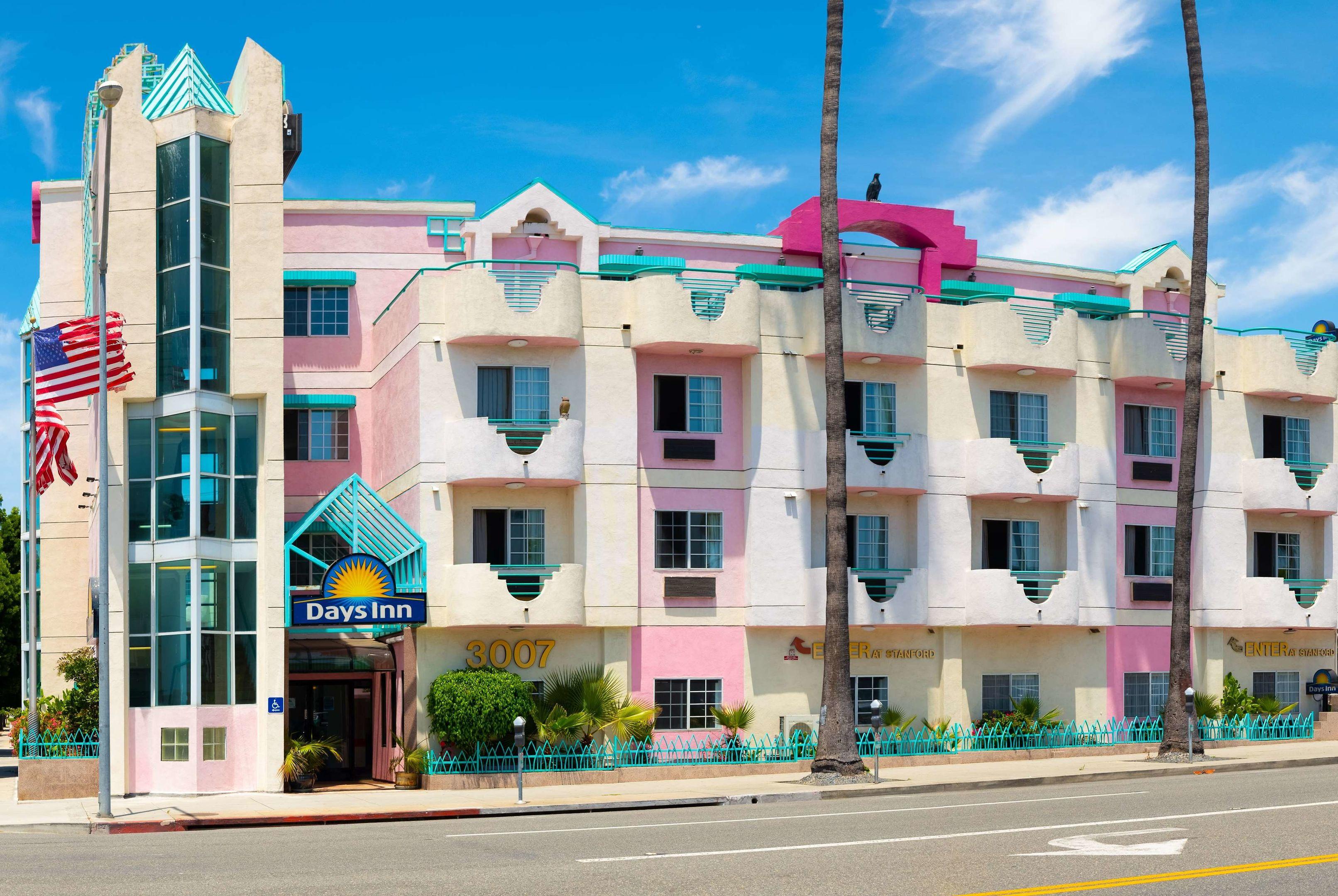 Days Inn by Wyndham Santa Monica/Los Angeles — photo 3