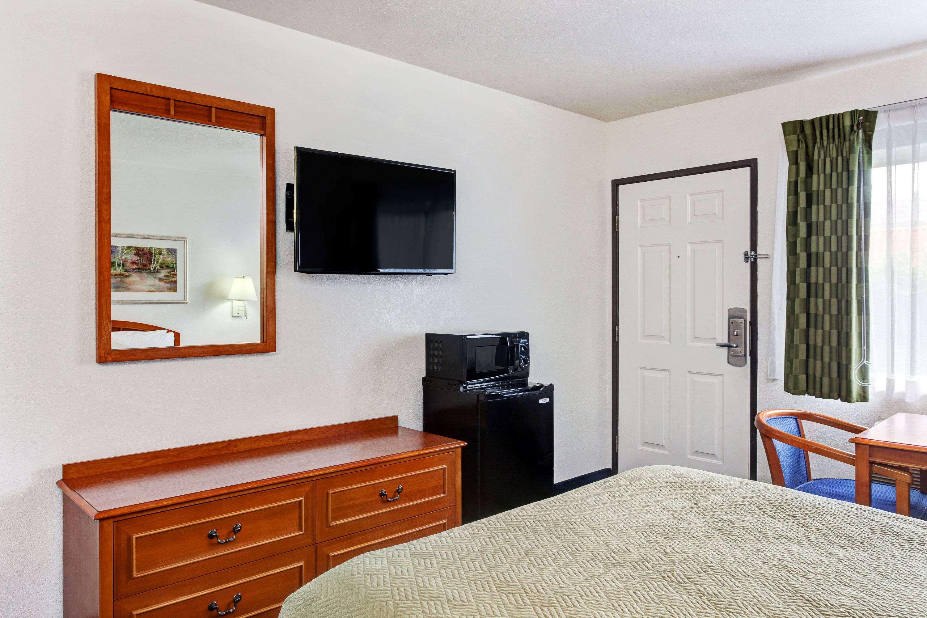 Hollywood Vermont/Sunset Travelodge — photo 5