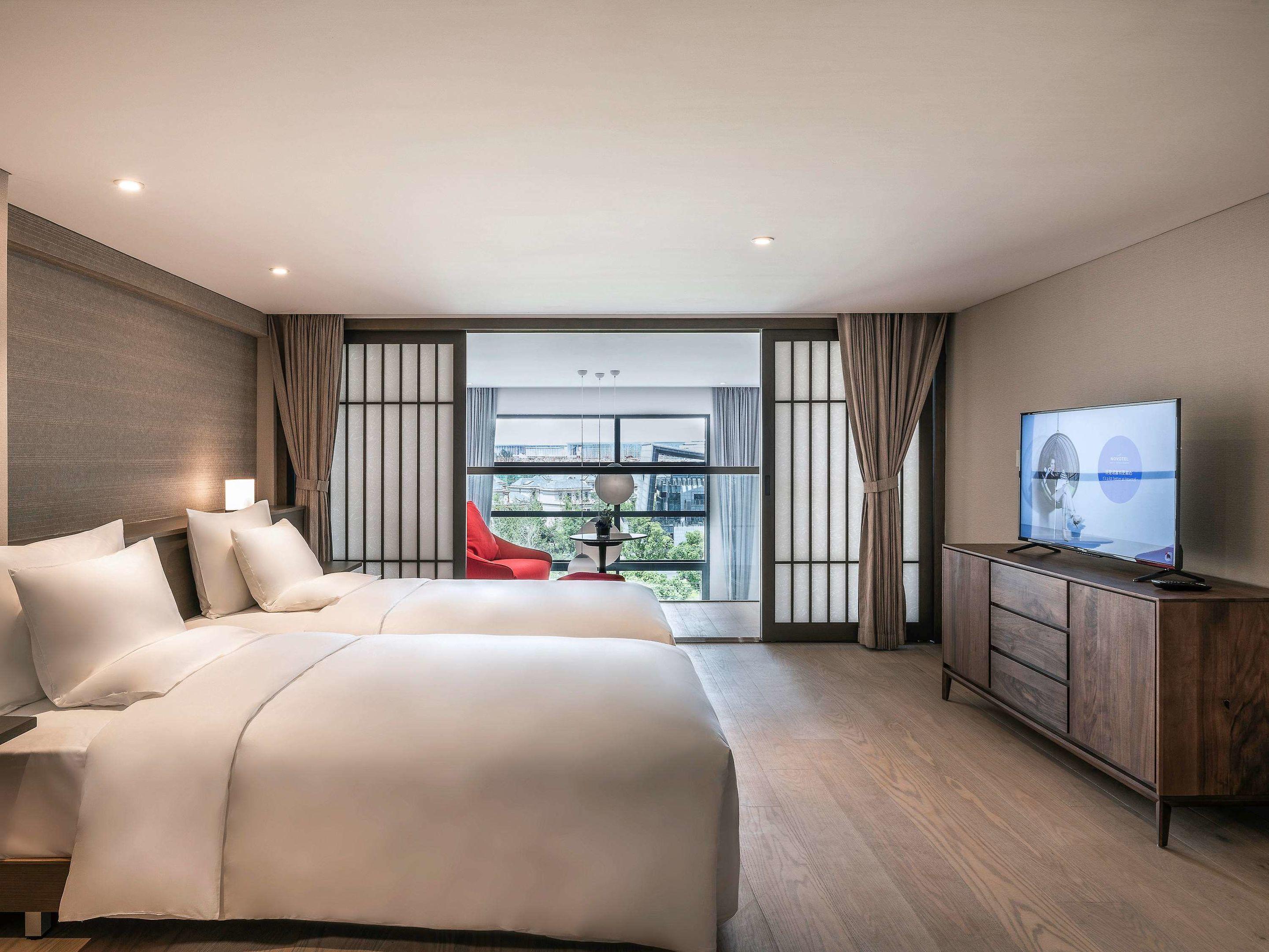 Novotel Suites Shanghai Hongqiao Hotel — photo 5