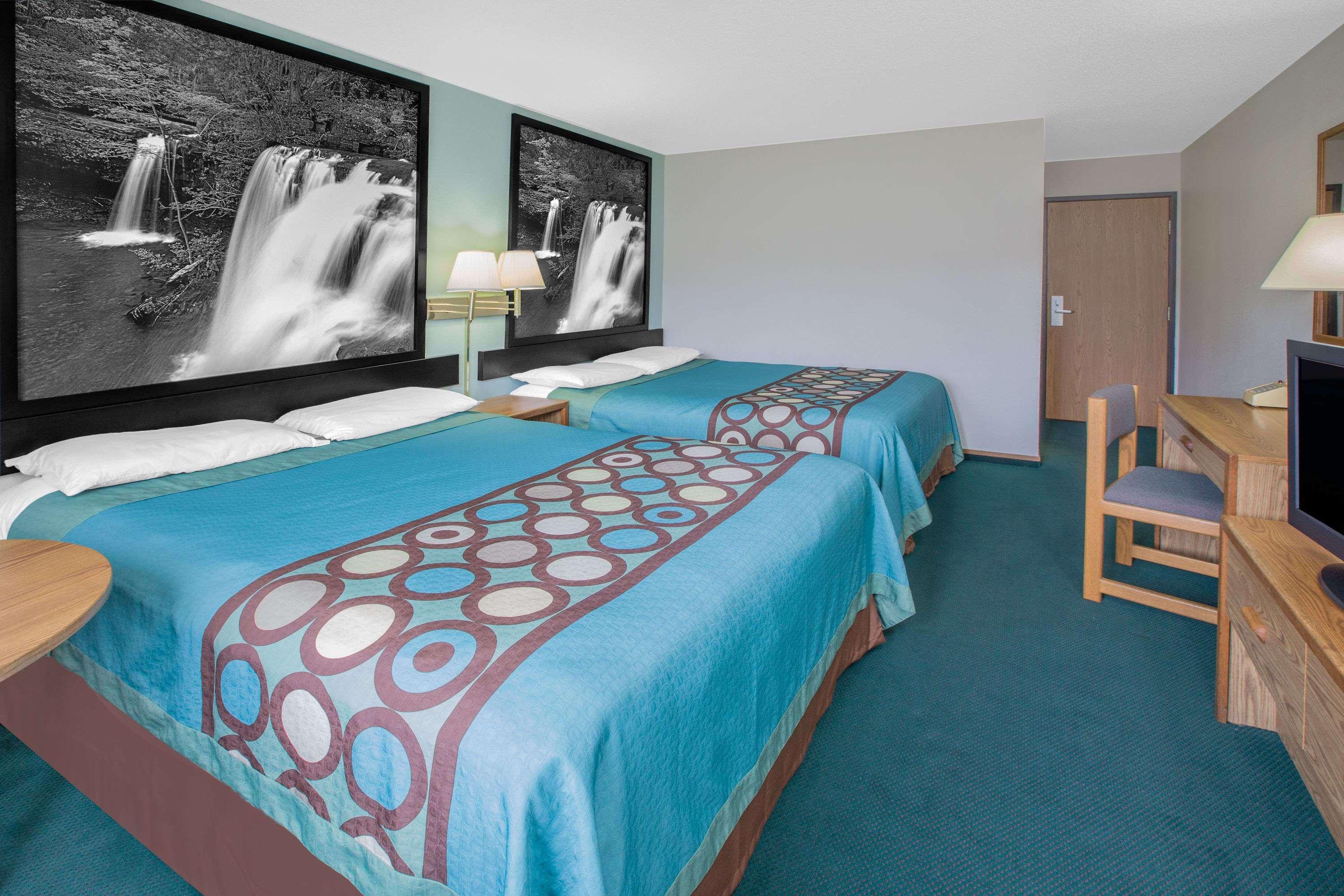 Super 8 by Wyndham Mountain Home — photo 4