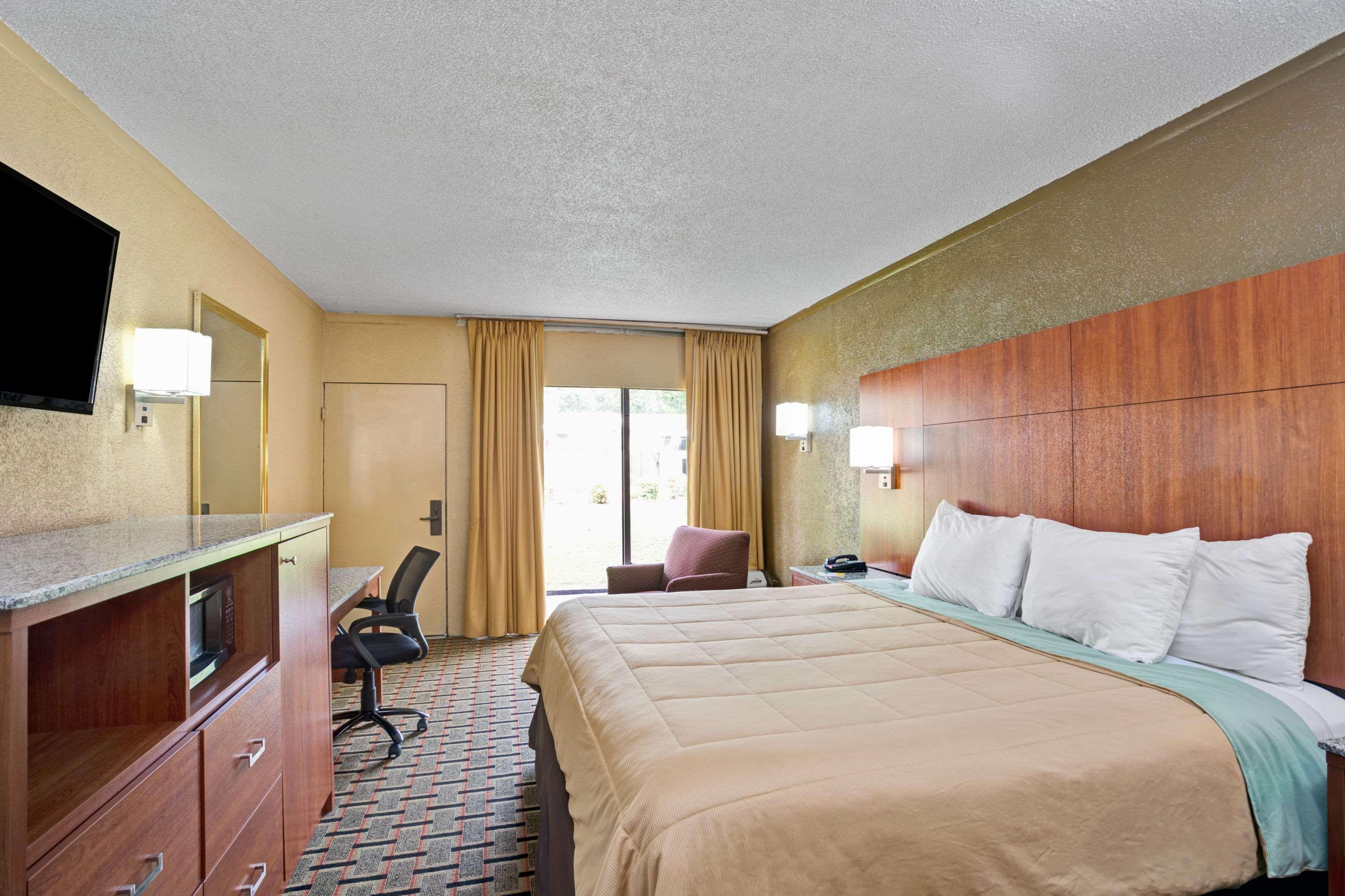 Days Inn Durham/Near Duke University — photo 5