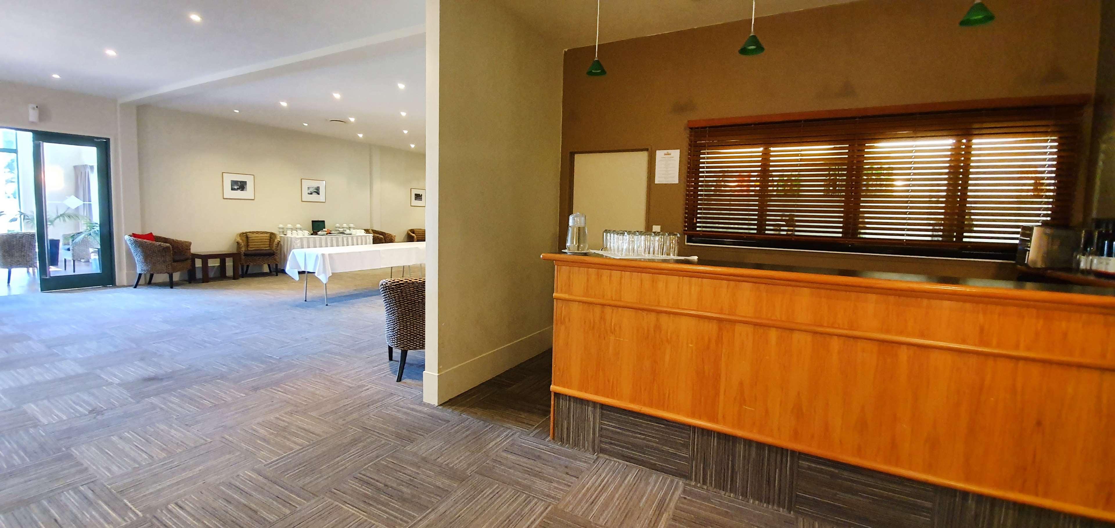 Jet Park Hotel Hamilton Airport — photo 5