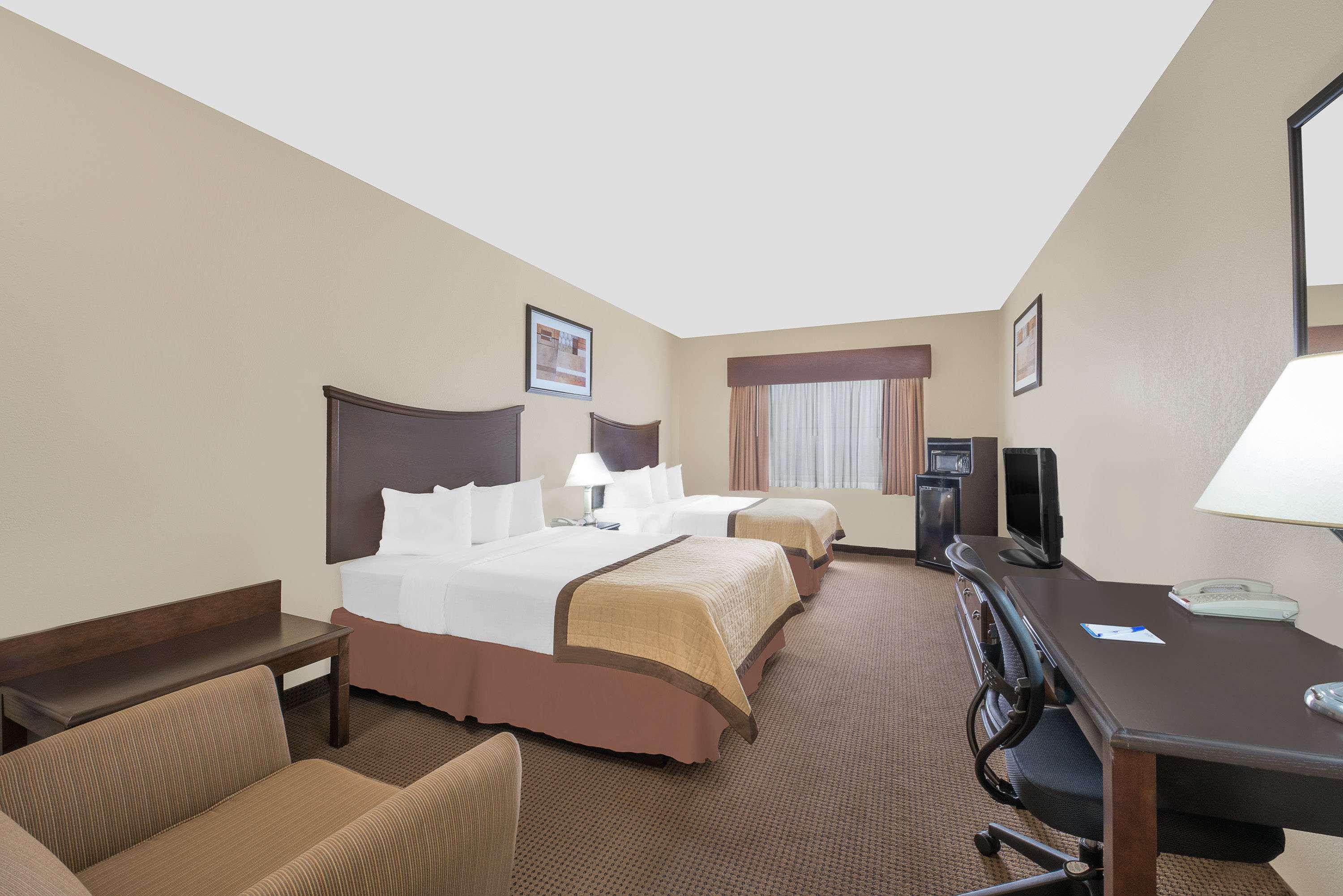 Baymont Inn & Suites Snyder — photo 5