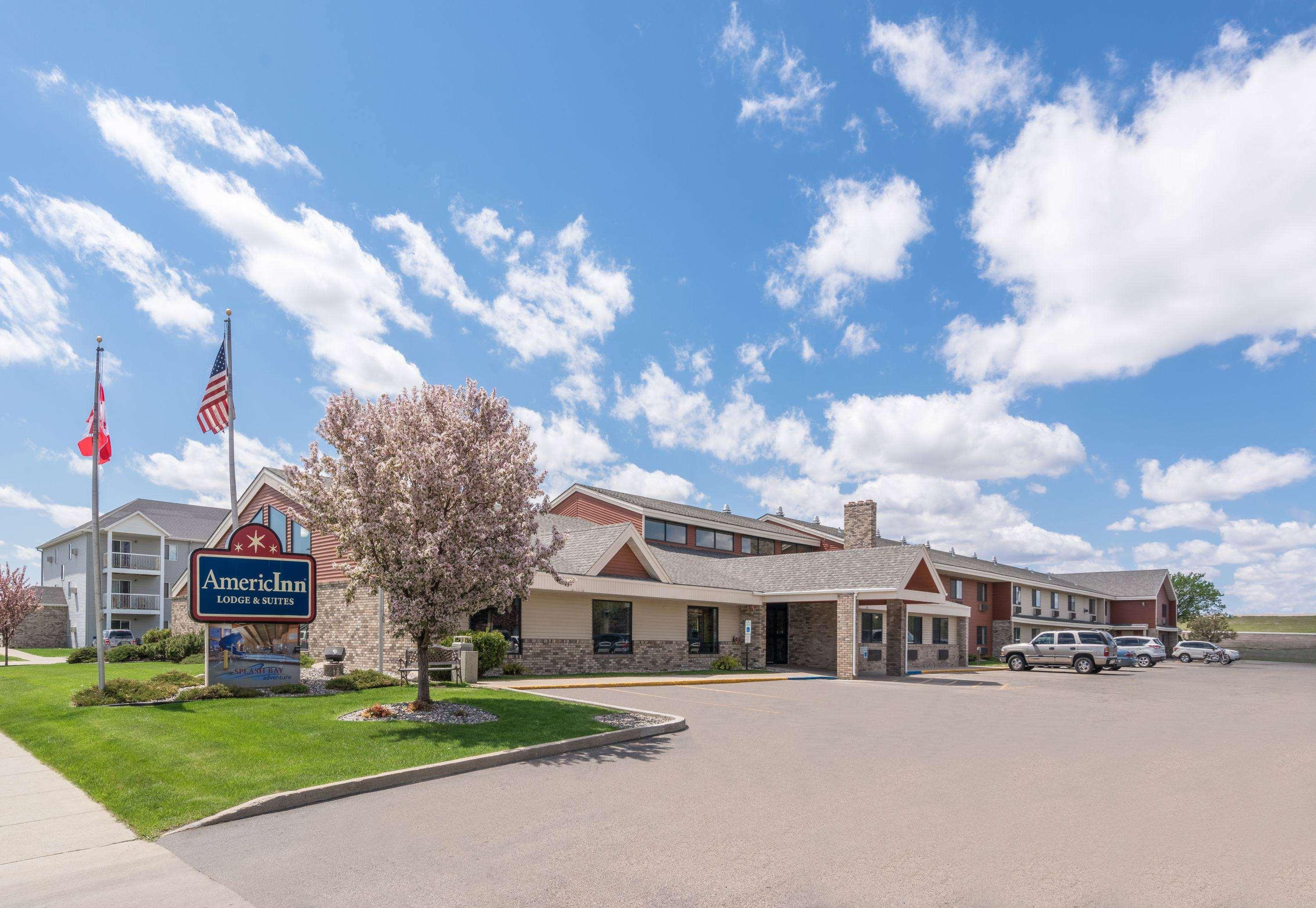 AmericInn Lodge & Suites Fargo West Acres