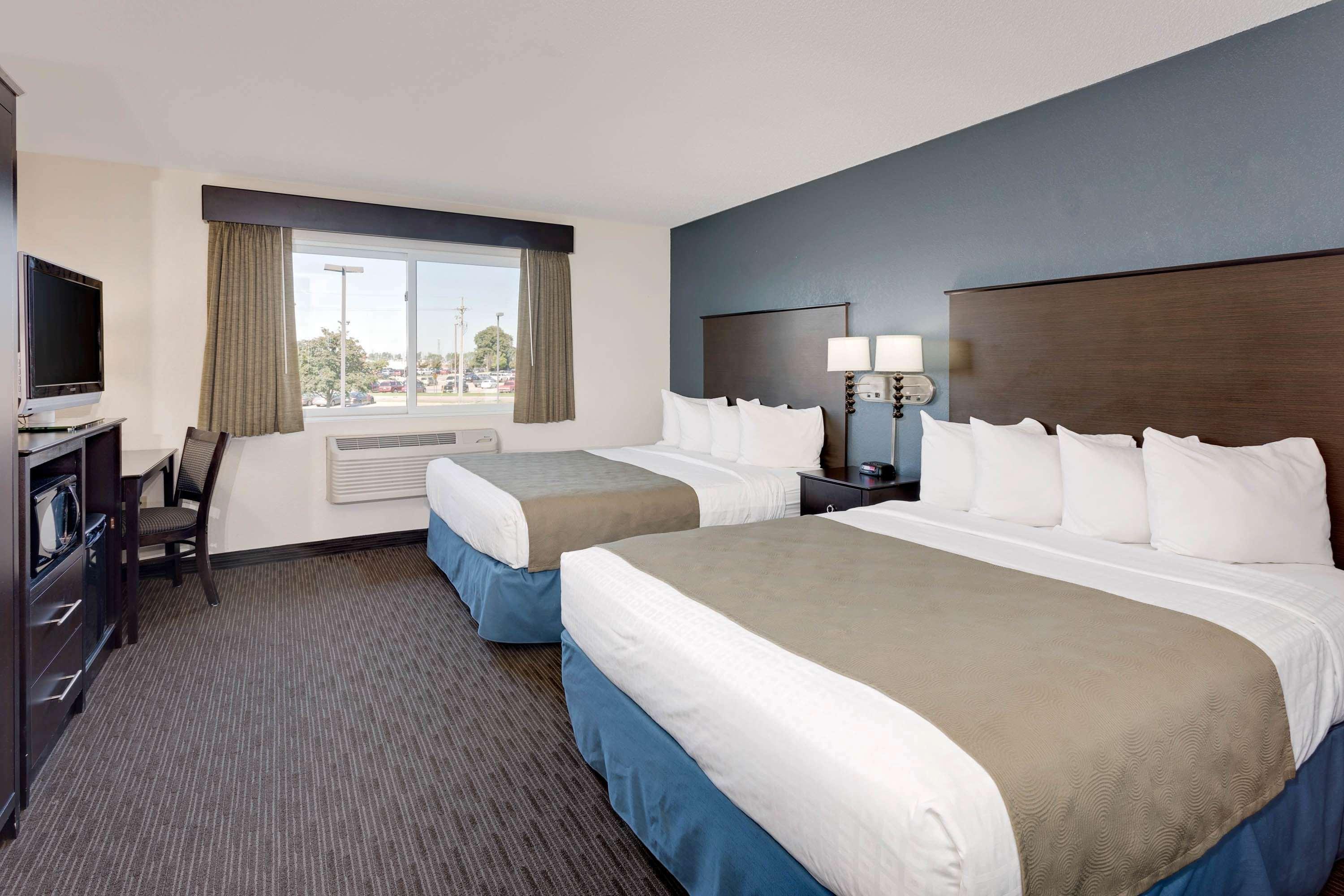 Baymont Inn & Suites Owatonna — photo 5