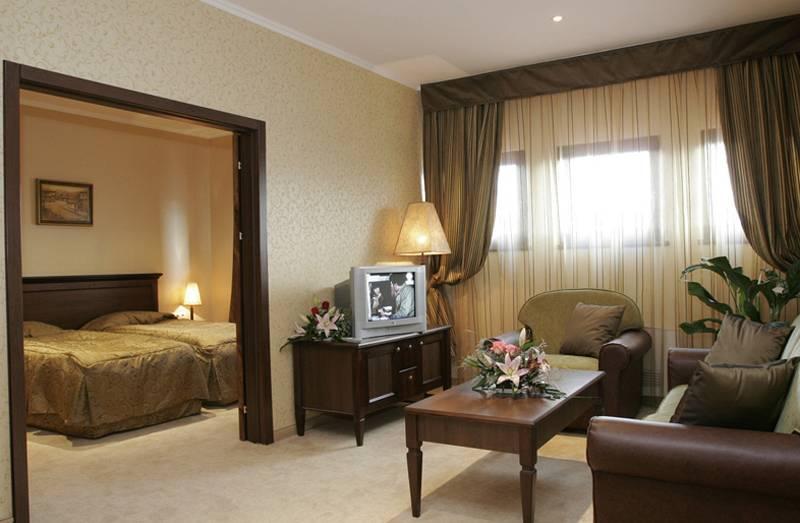 Yantra Grand Hotel — photo 3