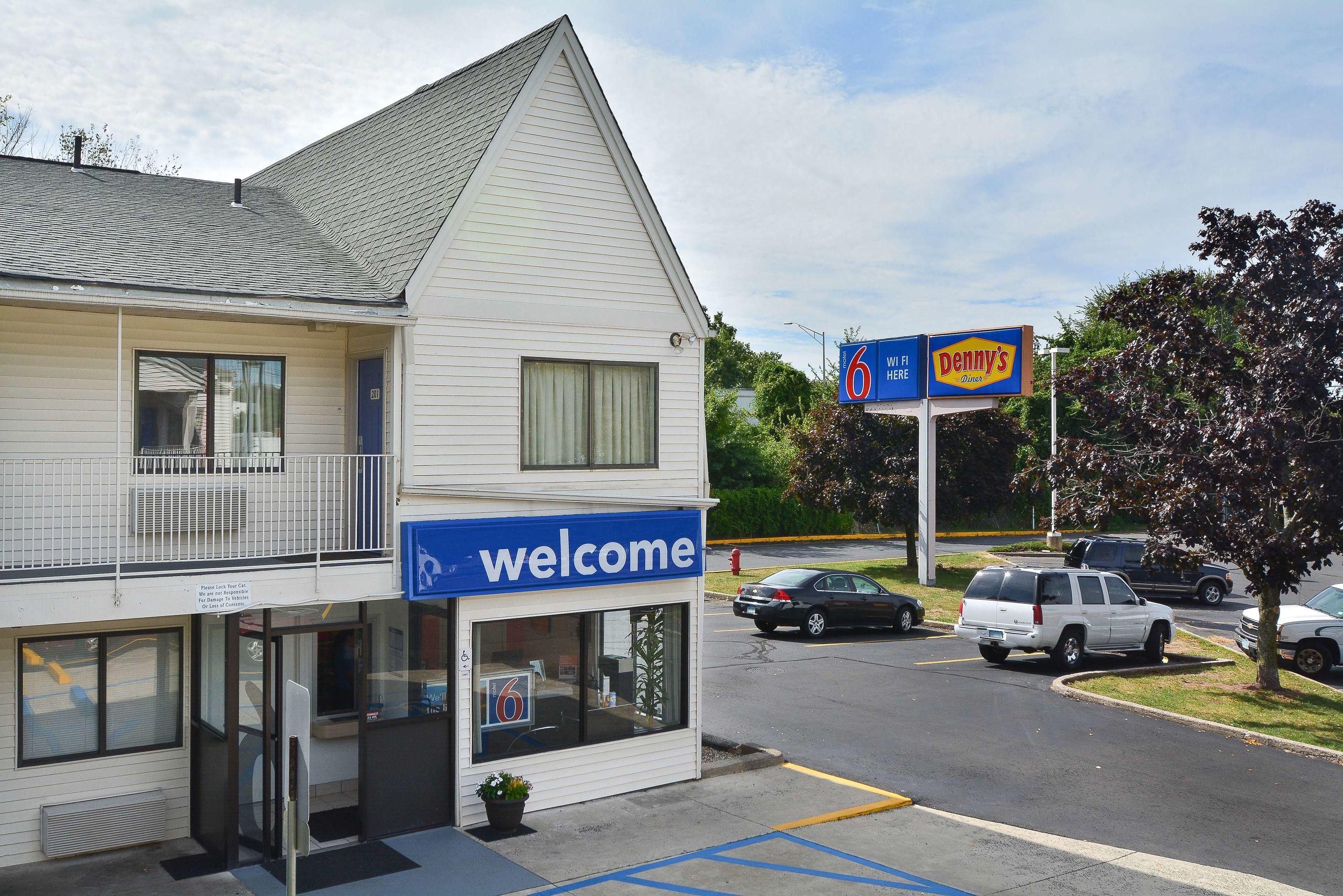 Motel 6 Hartford Southington — photo 5