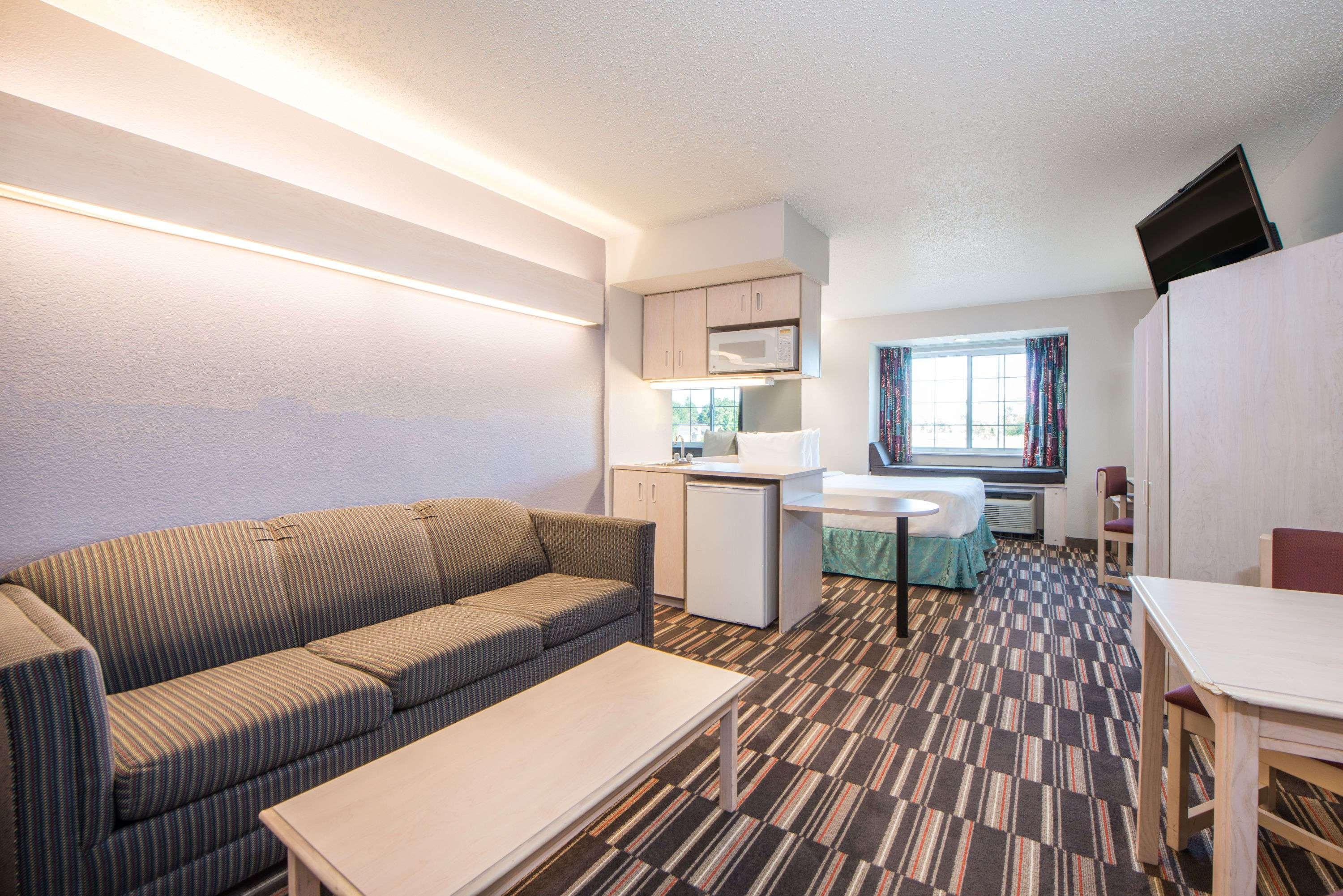 Microtel Inn & Suites by Wyndham Claremore — photo 4