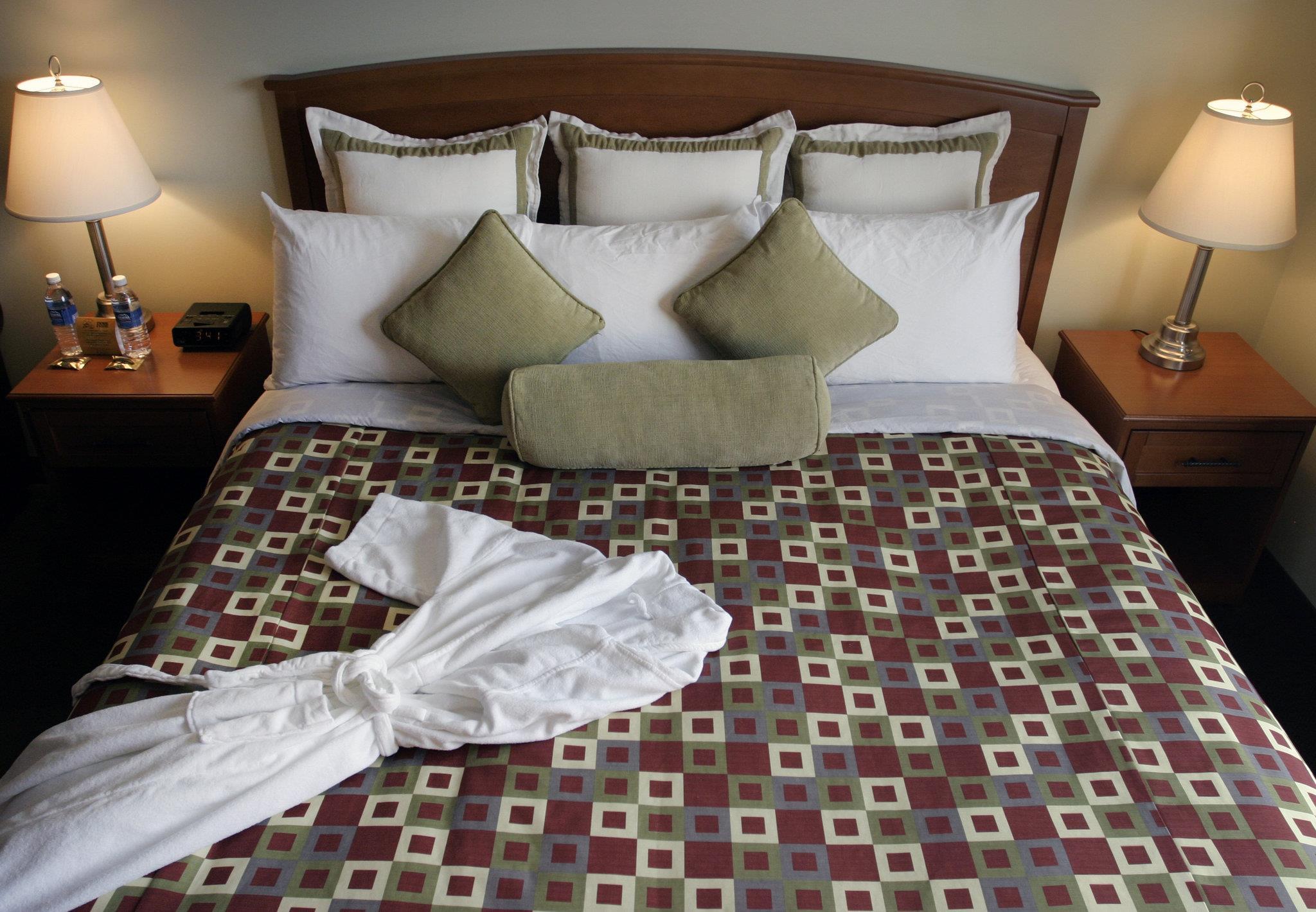 Service Plus Inns and Suites — photo 4