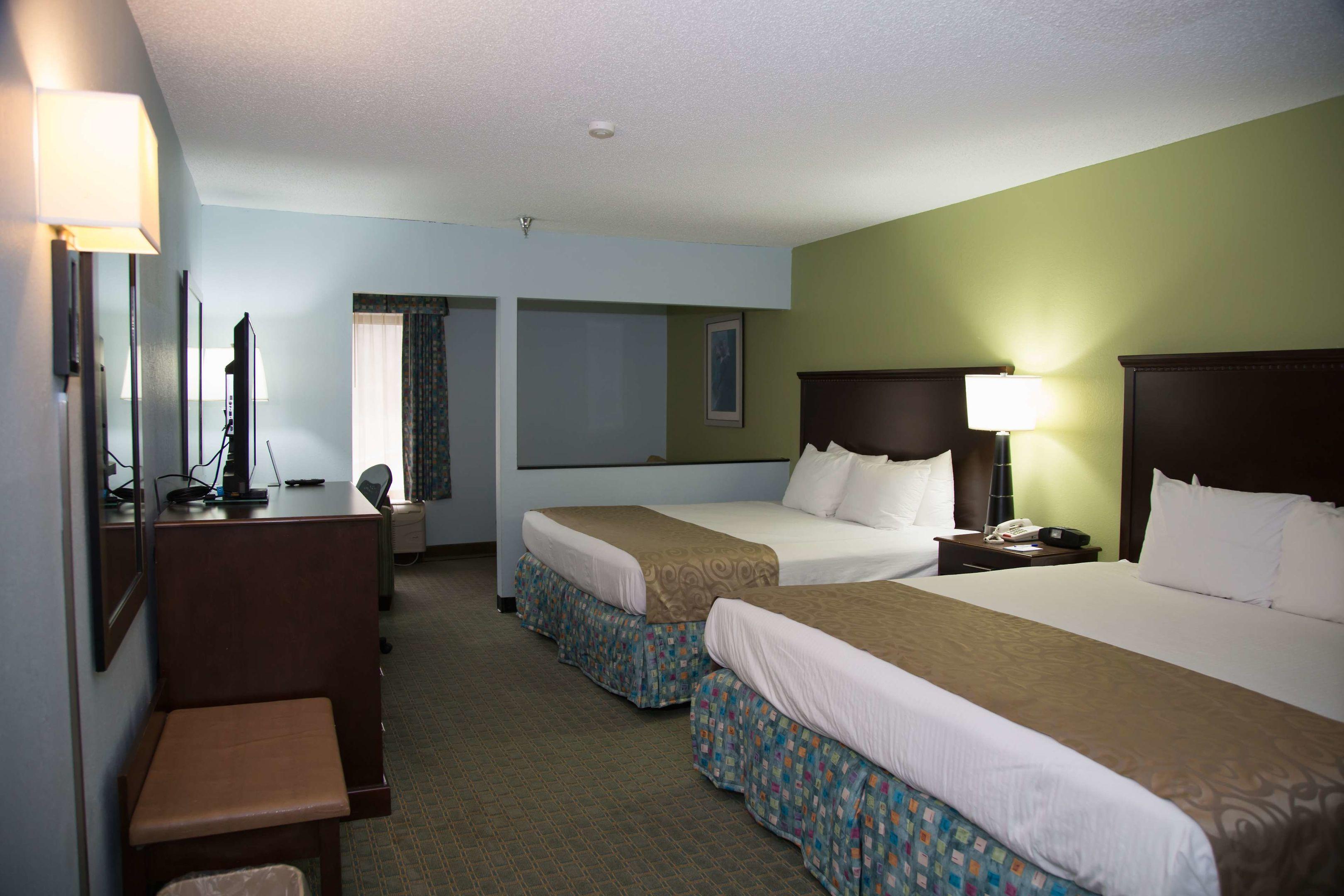 Baymont Inn & Suites Fort Walton Beach Mary Esther — photo 4