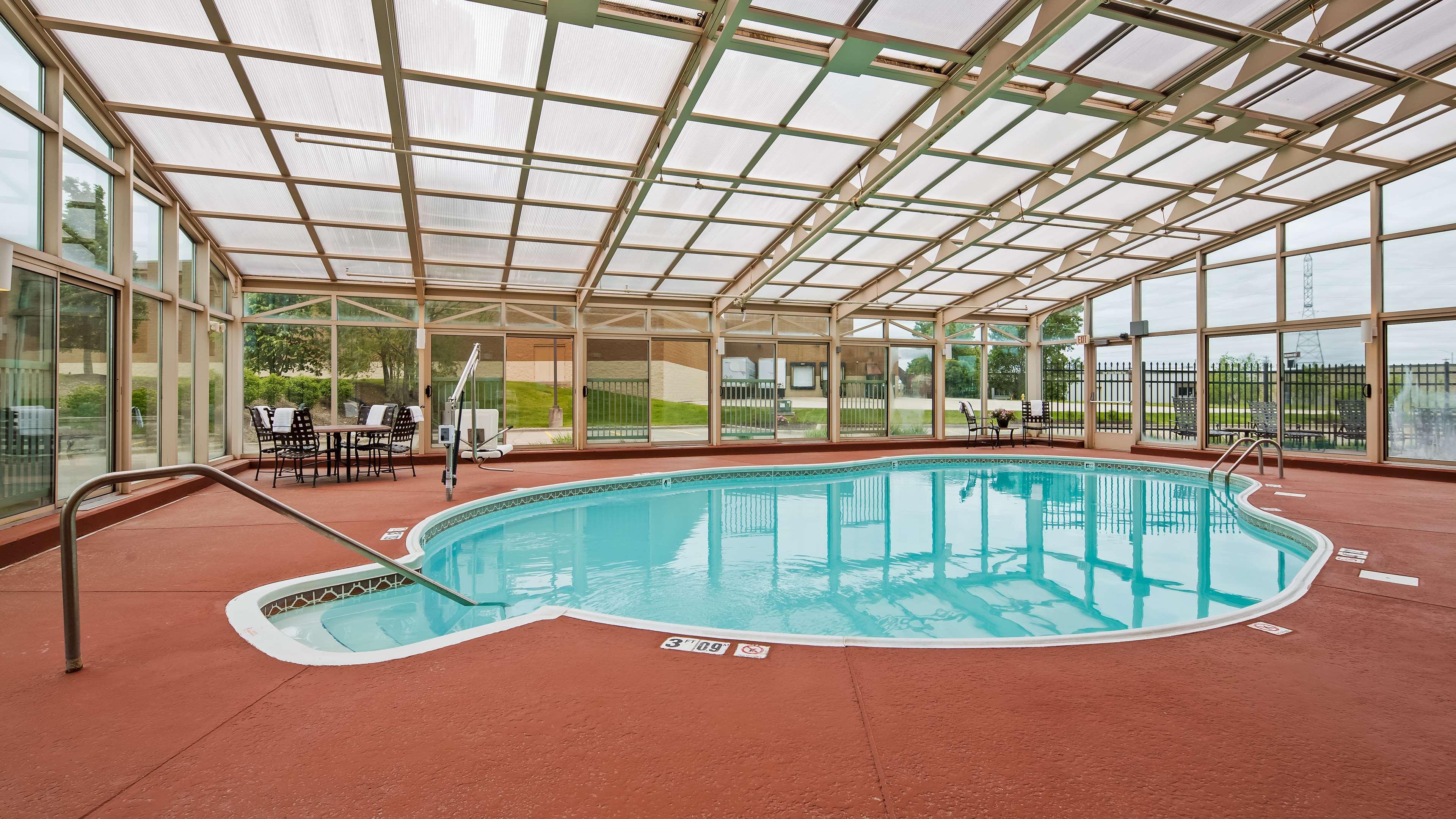 Best Western Plus East Peoria — photo 4