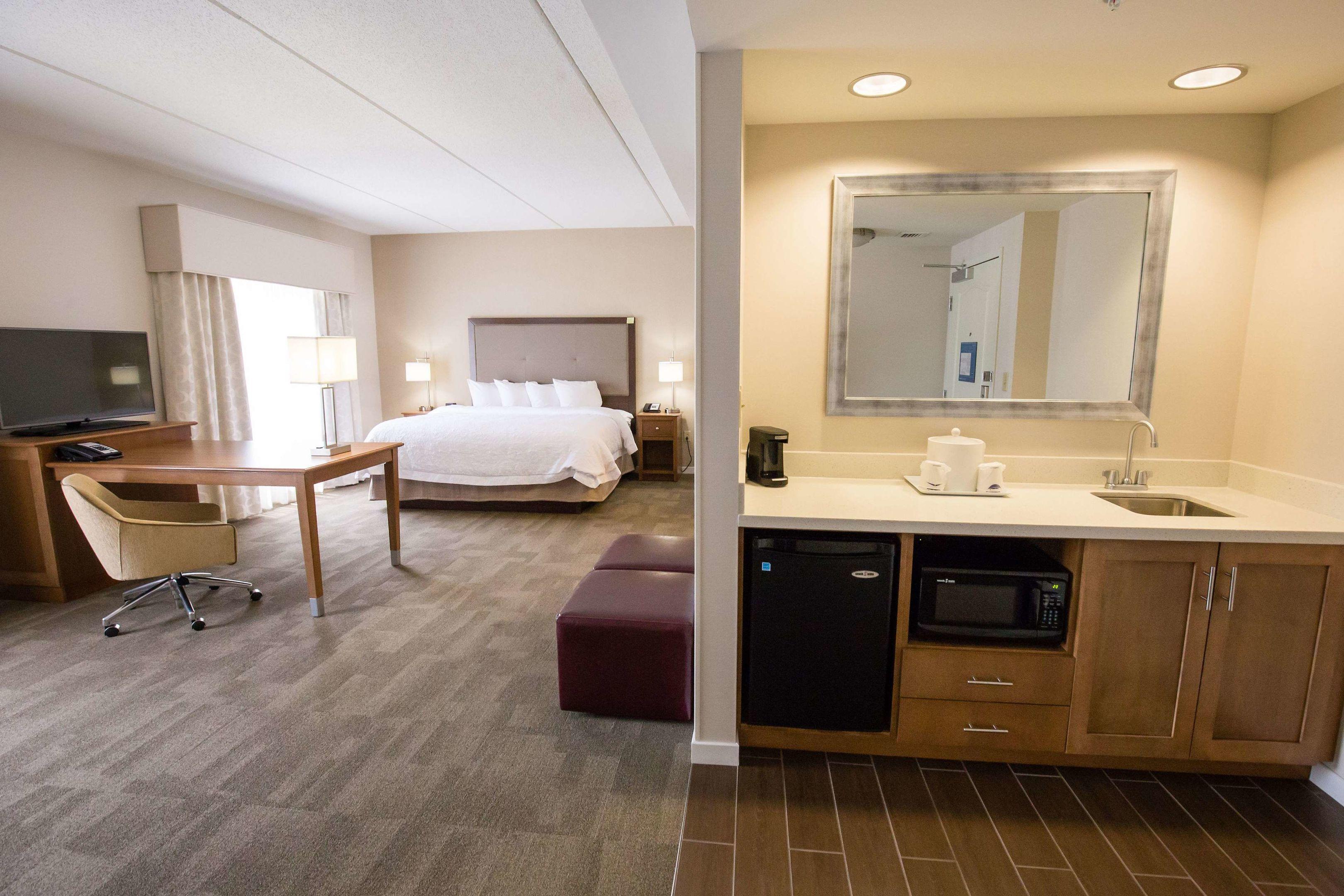 Hampton Inn & Suites Pittsburgh/Harmarville — photo 5