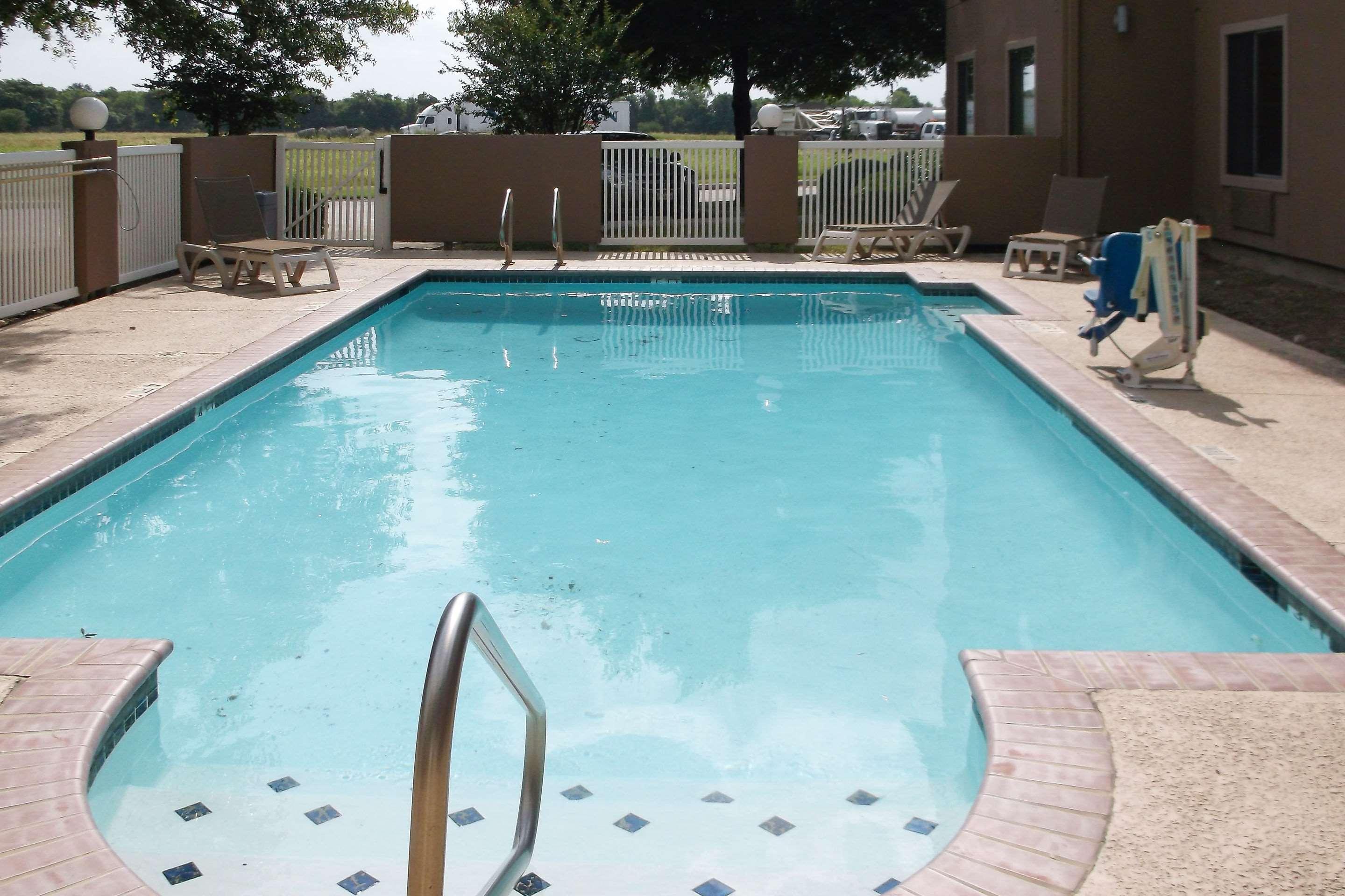 Comfort Inn & Suites - Seguin — photo 4