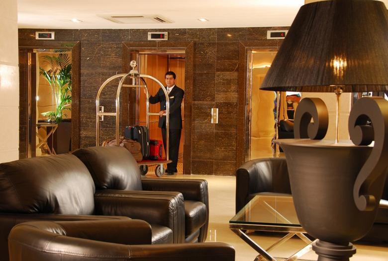 Academy Plaza Hotel — photo 4