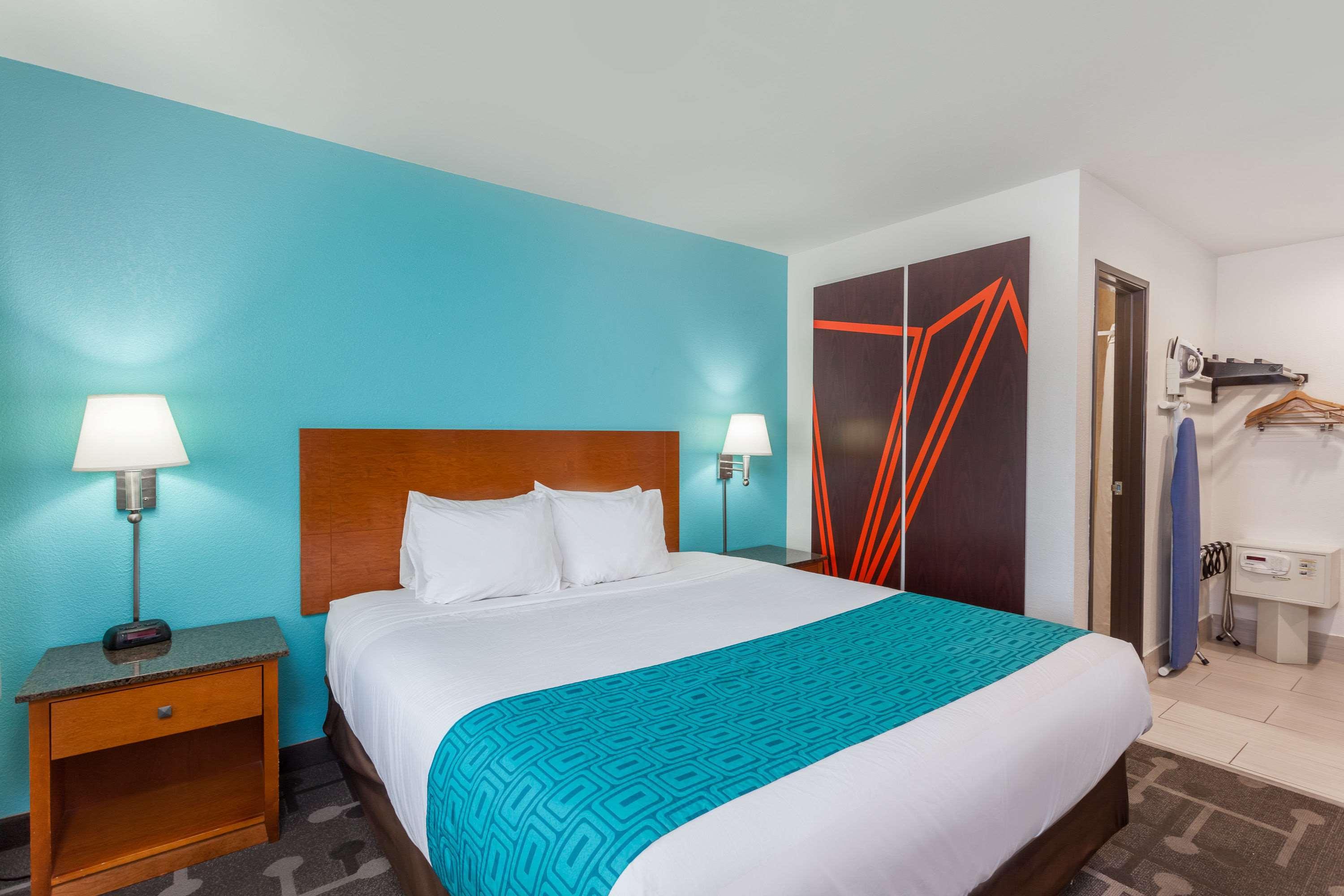 Howard Johnson Express Inn National City San Diego South — photo 5