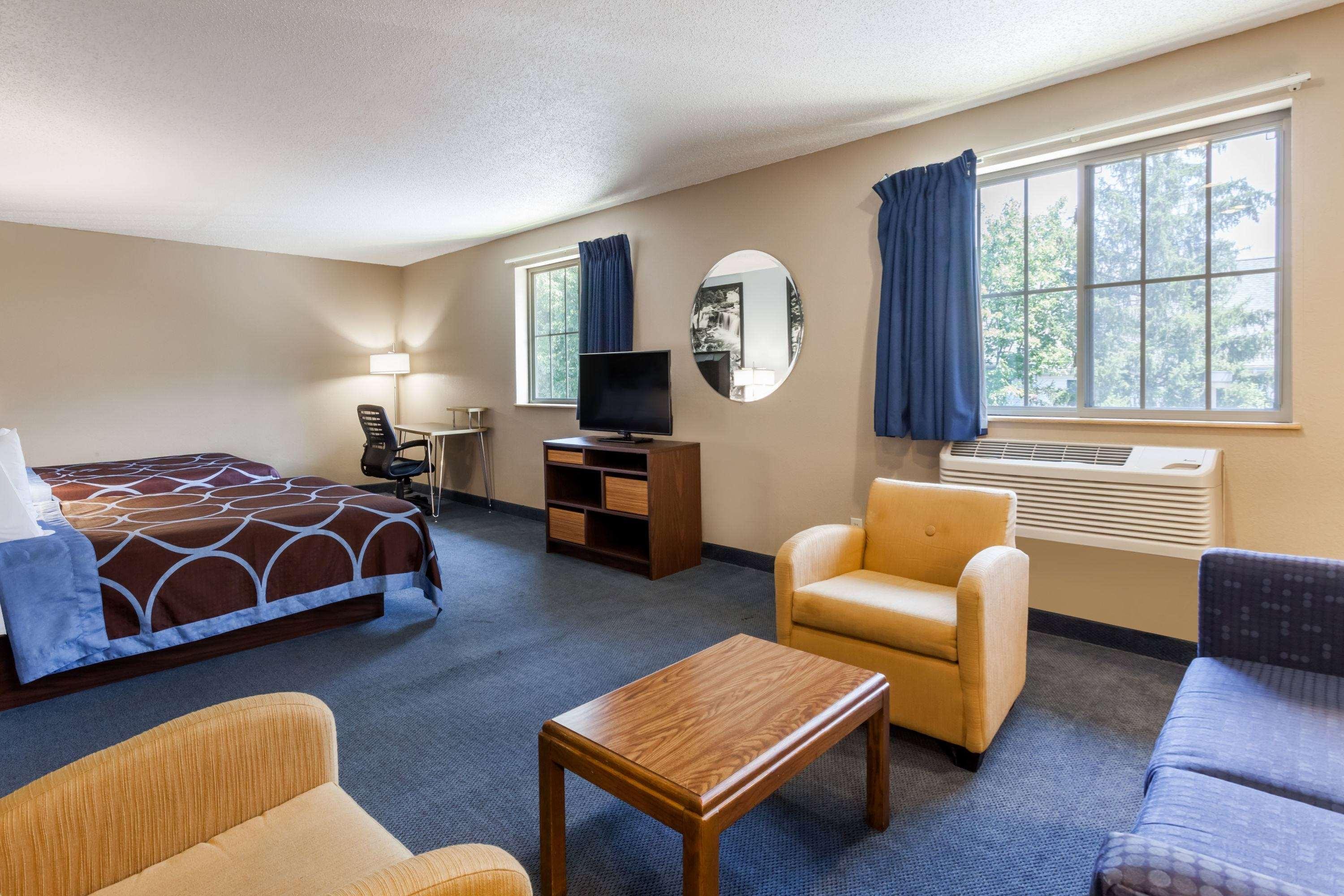 Super 8 by Wyndham Stroudsburg — photo 5