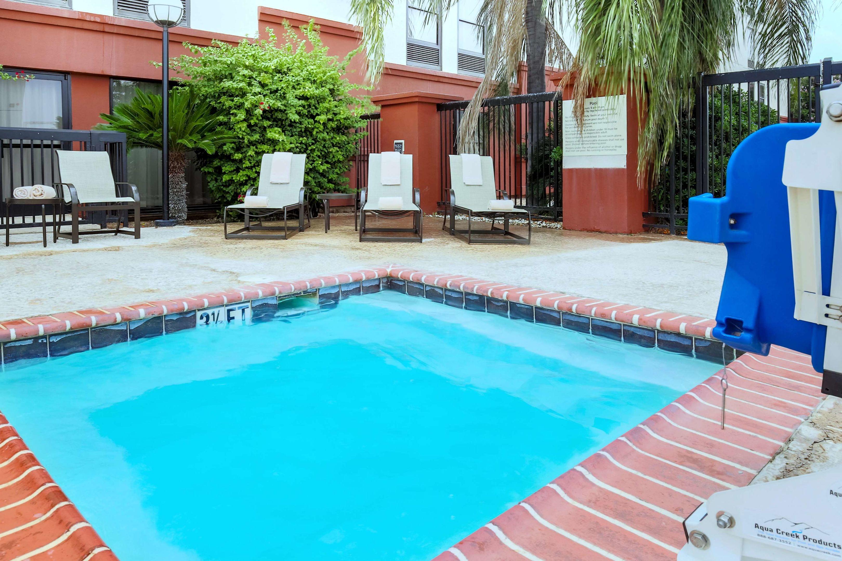 Hampton Inn Laredo — photo 4
