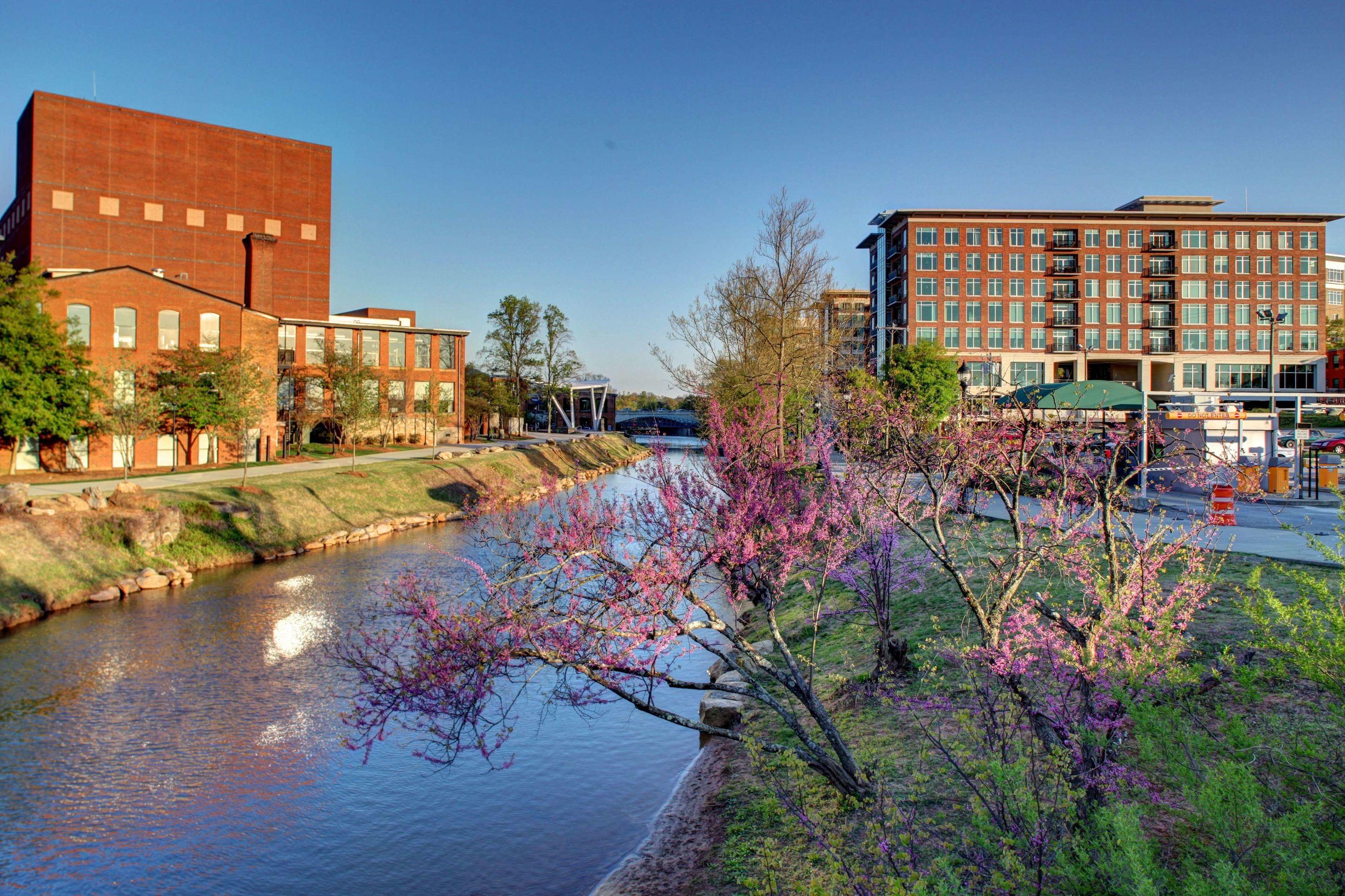 Hampton Inn & Suites Greenville Downtown RiverPlace — photo 5