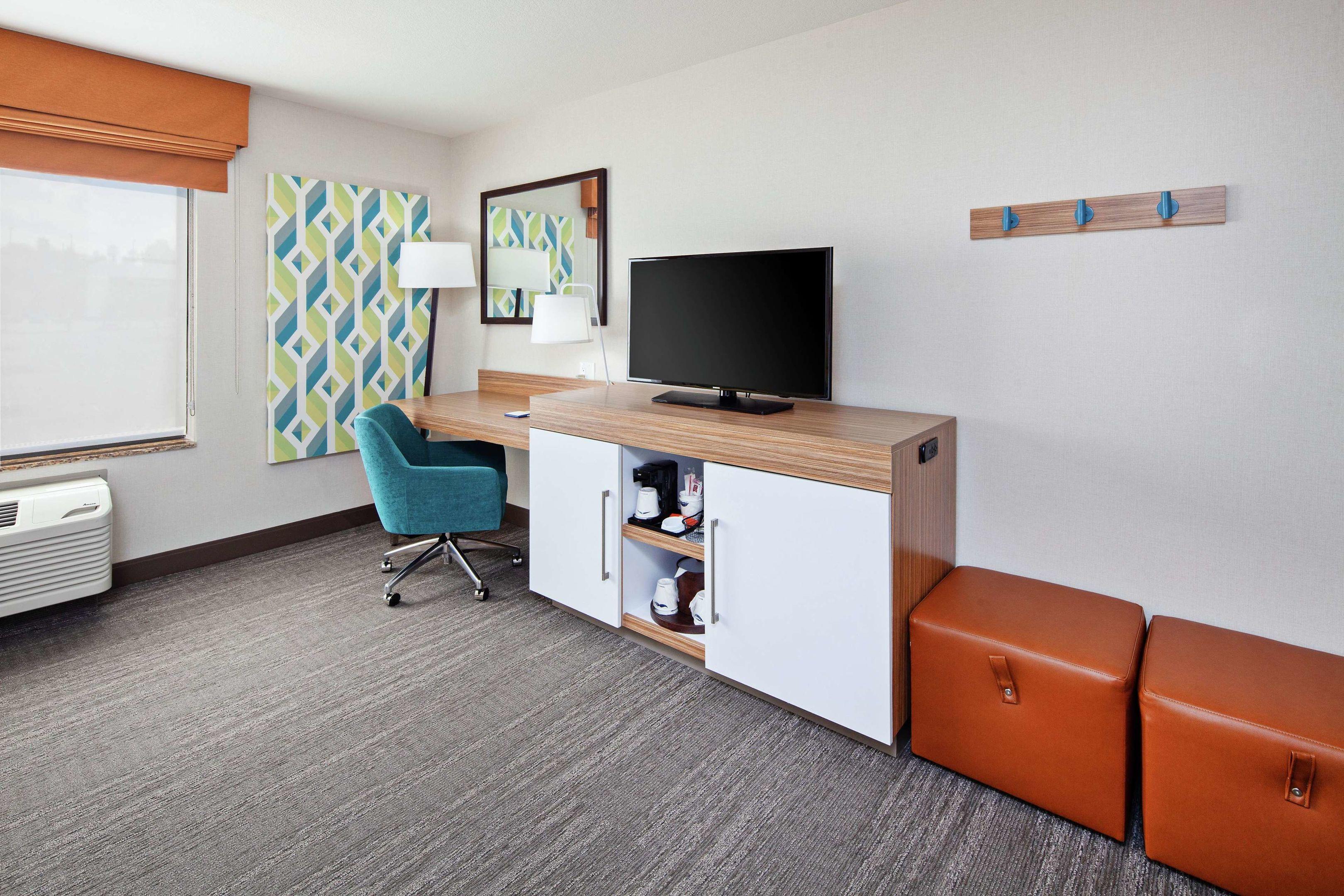 Hampton Inn & Suites Chino Hills — photo 5