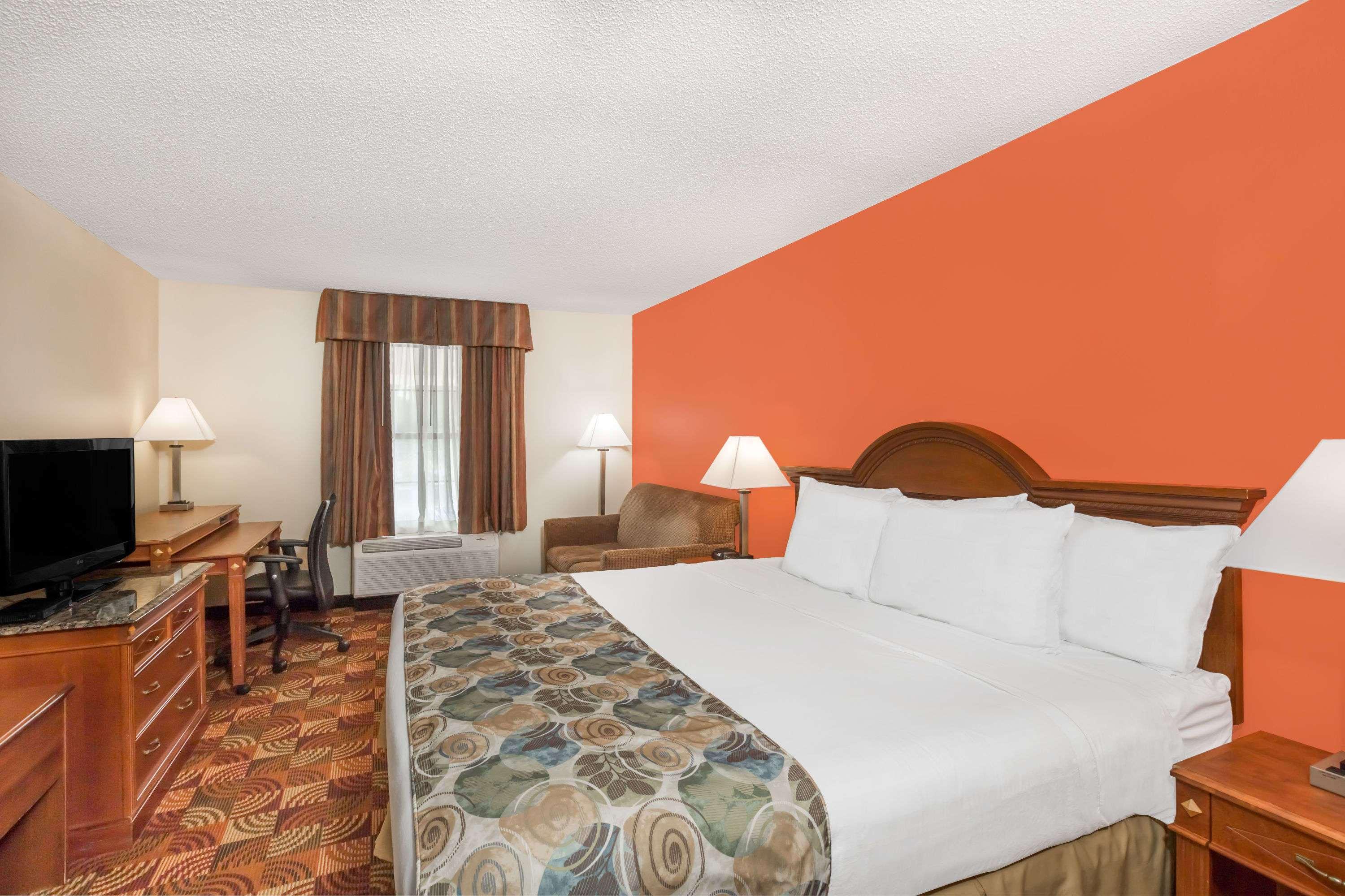 Days Inn Express Shalotte — photo 4