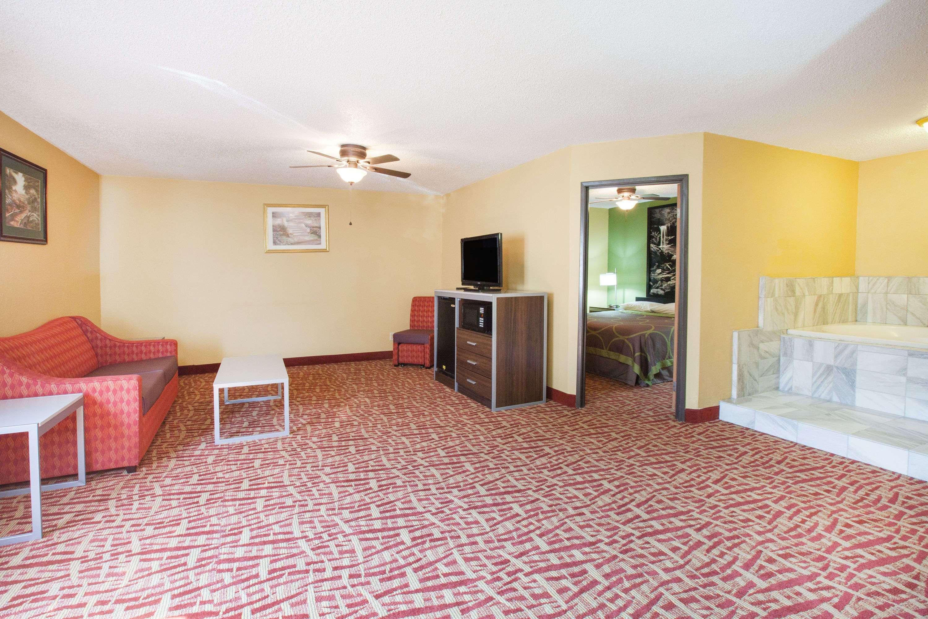 Super 8 Van Buren/Ft. Smith Area — photo 5