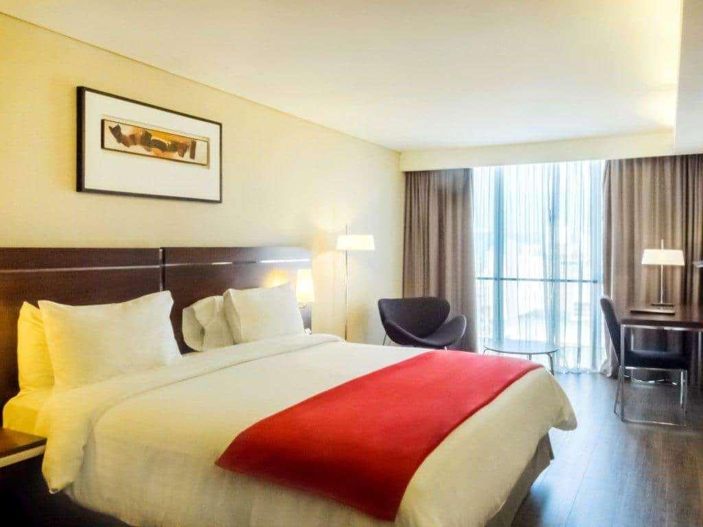 Howard Johnson La Cañada Hotel & Suites — photo 5