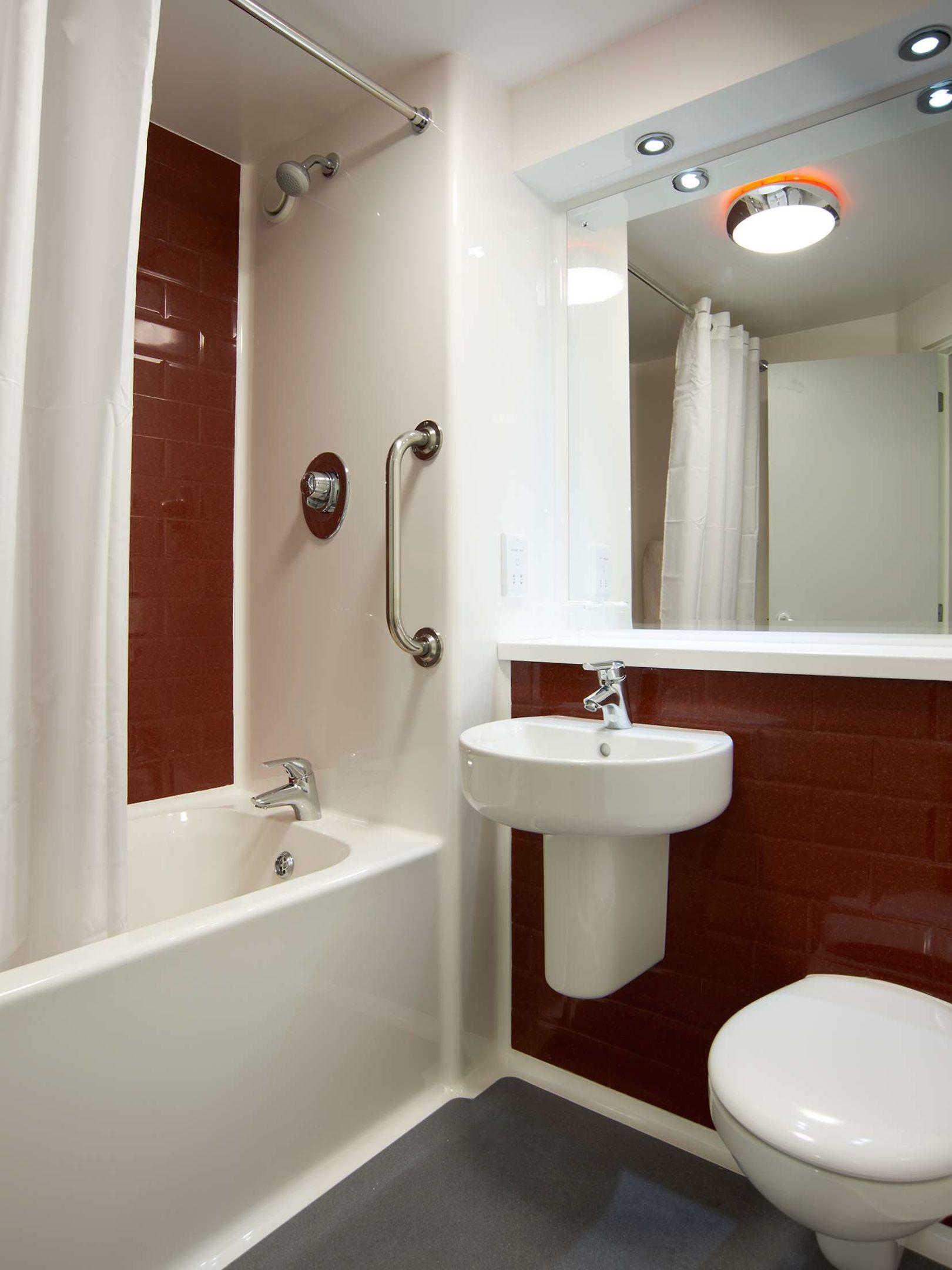 Travelodge Newbury London Road — photo 3