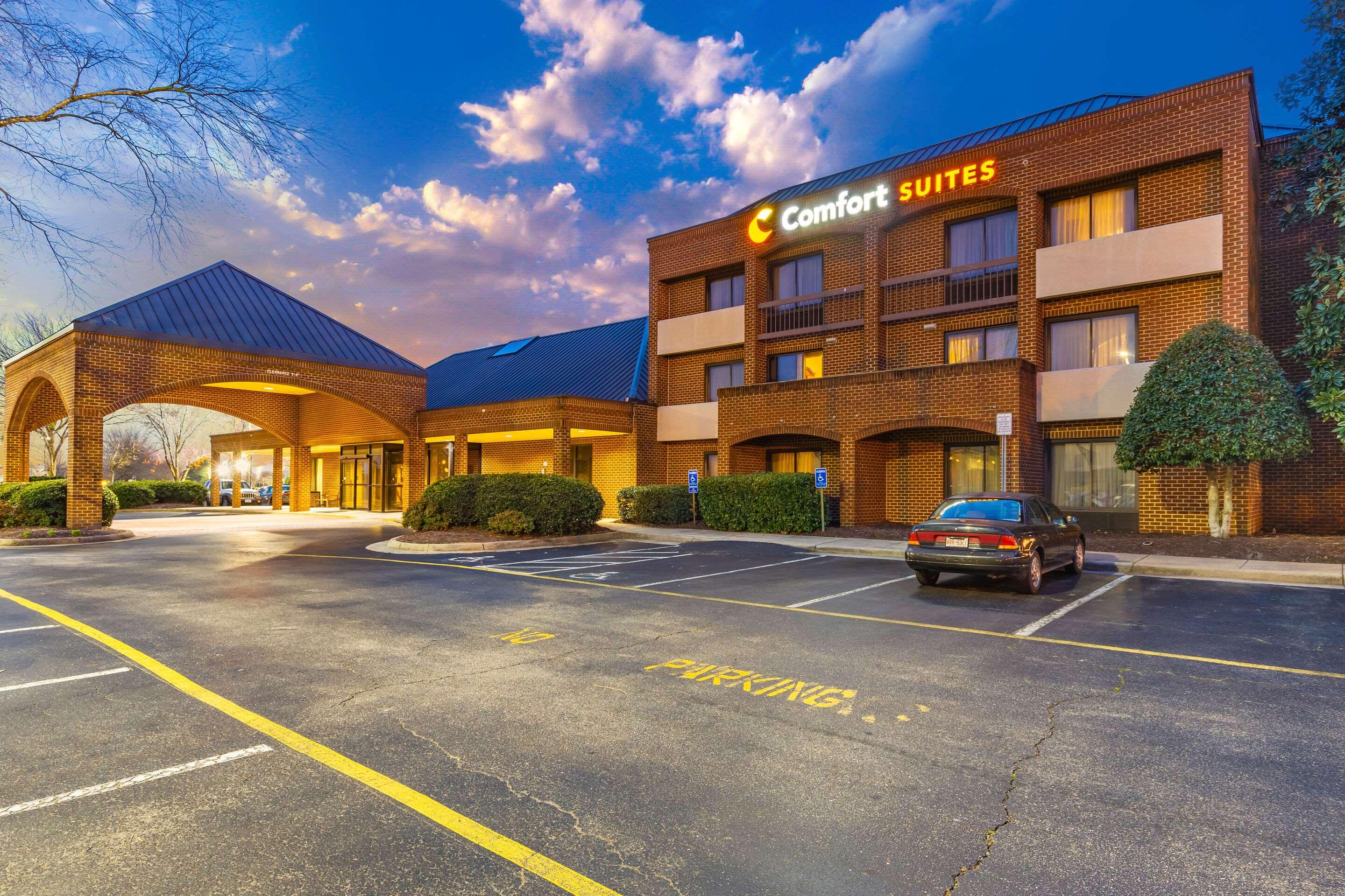 Comfort Suites — photo 5
