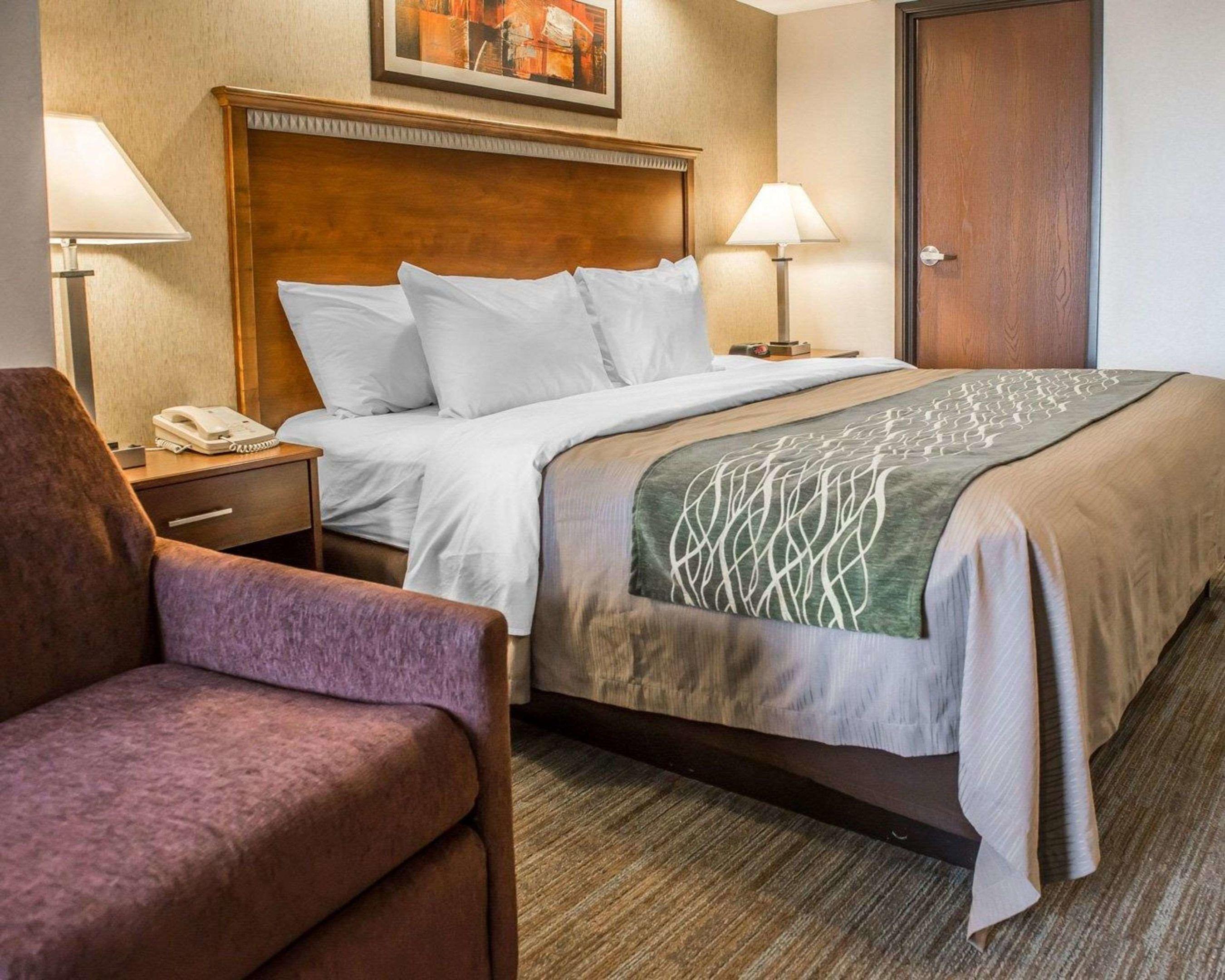 Comfort Inn & Suites — photo 4