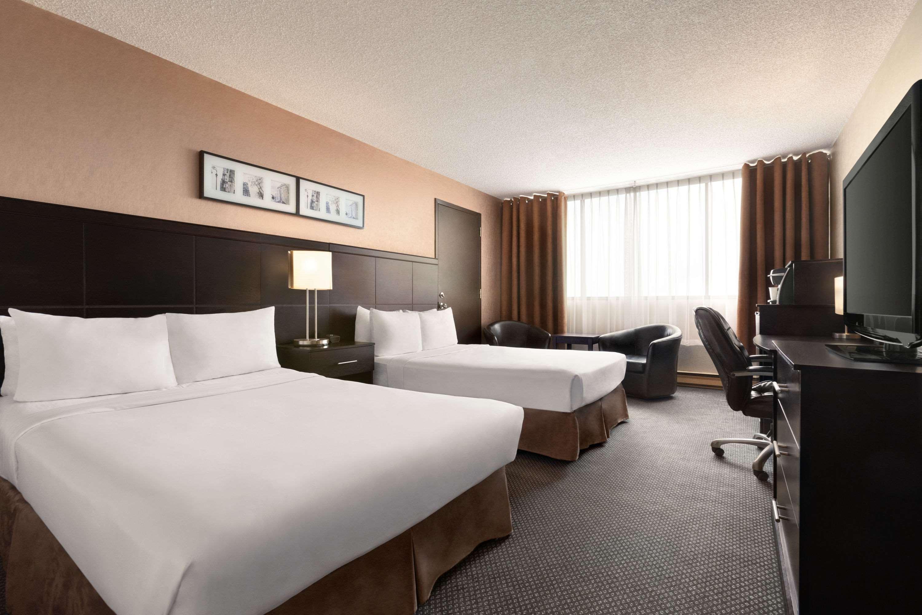 Travelodge by Wyndham Hotel & Convention Centre Quebec City — photo 4