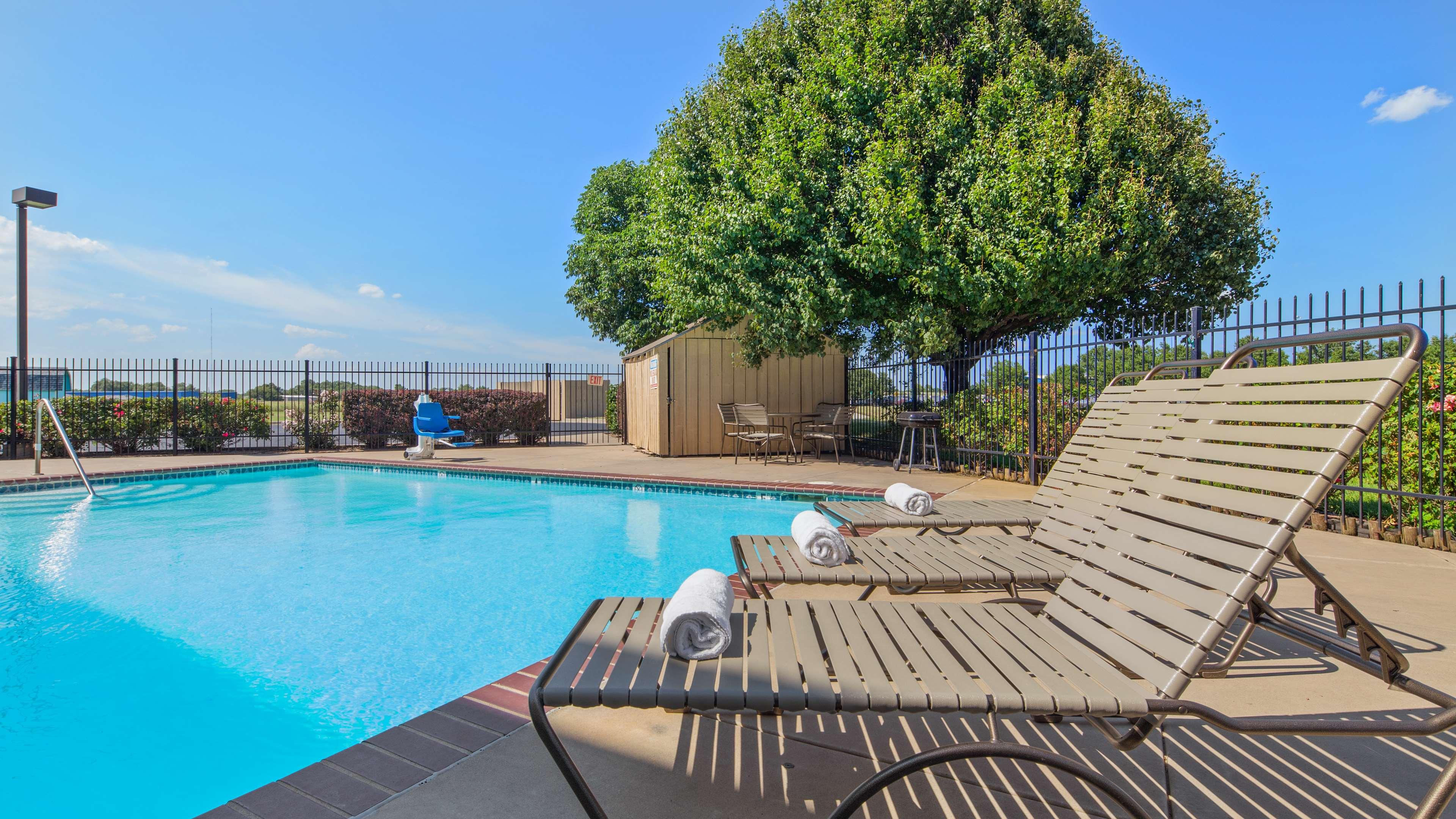 Best Western Governors Inn & Suites — photo 4