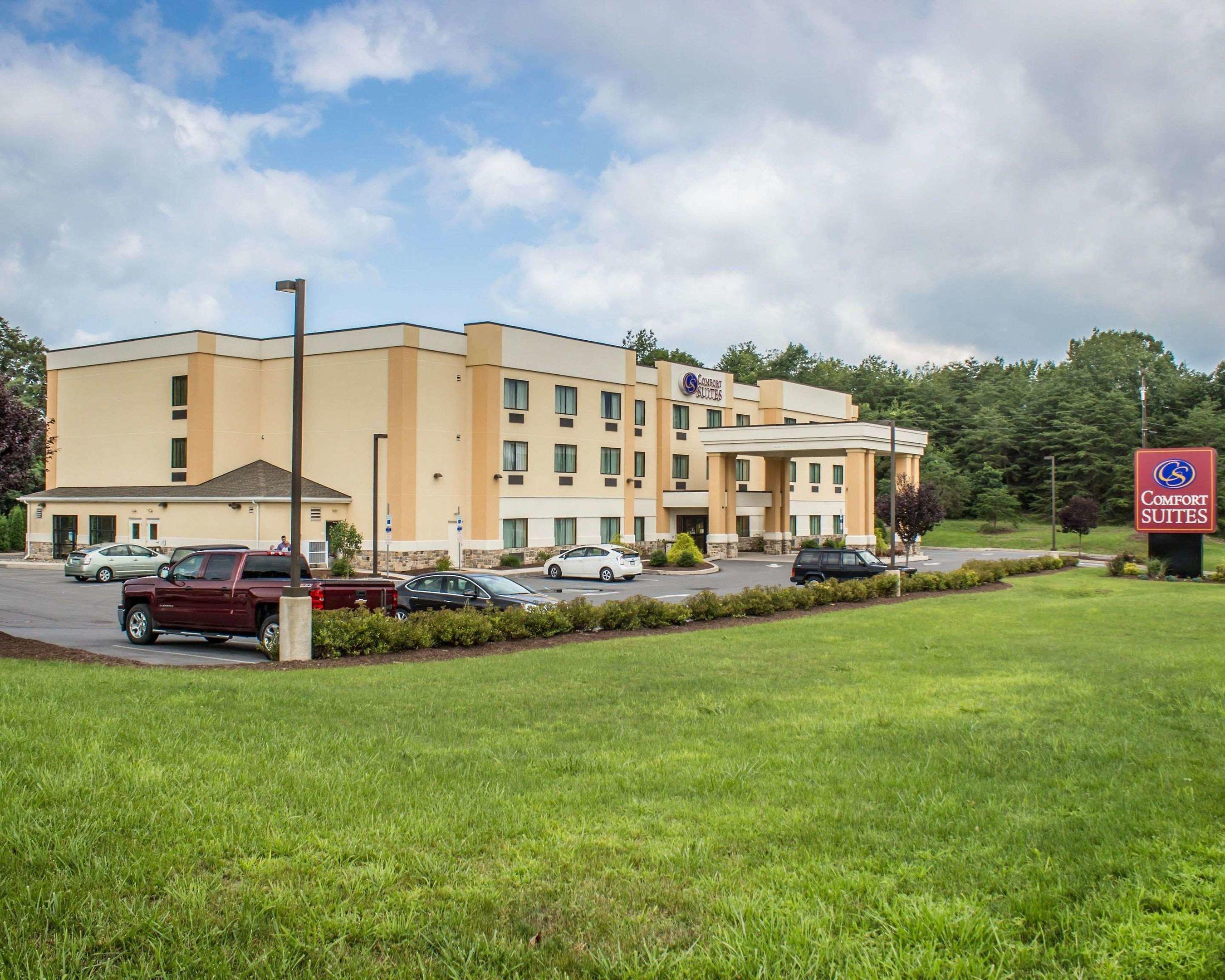 Comfort Suites — photo 3