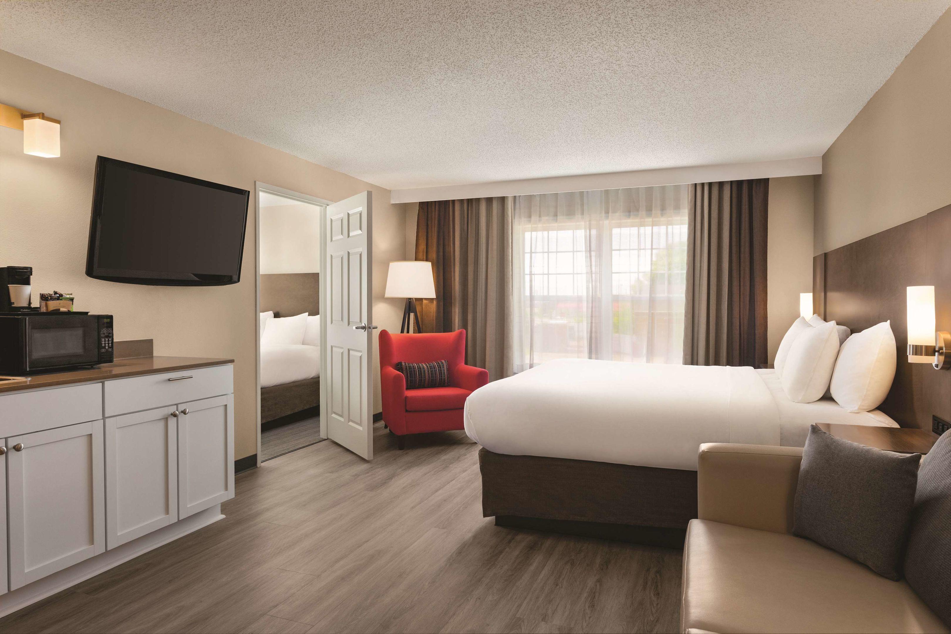 Country Inn & Suites by Carlson, Buffalo — photo 5