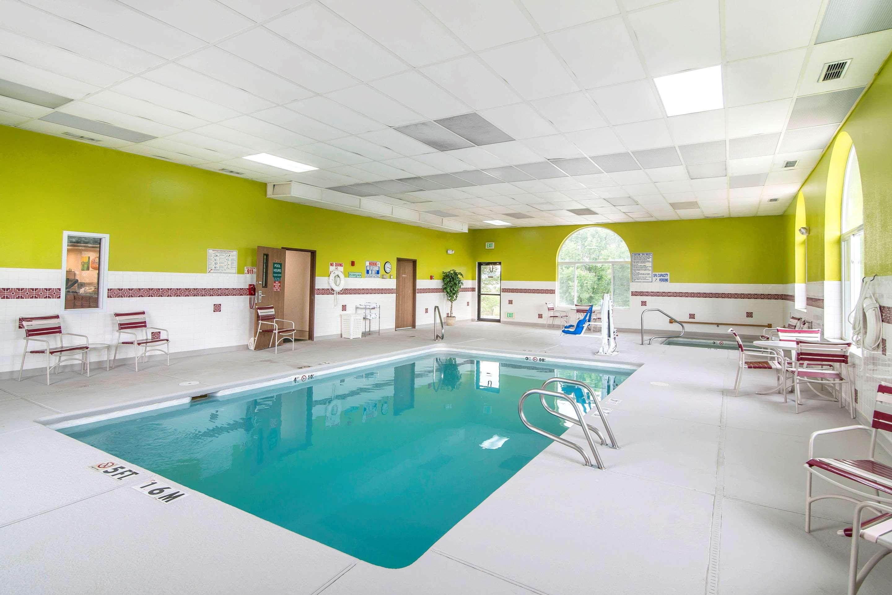 Quality Inn Raton — photo 4