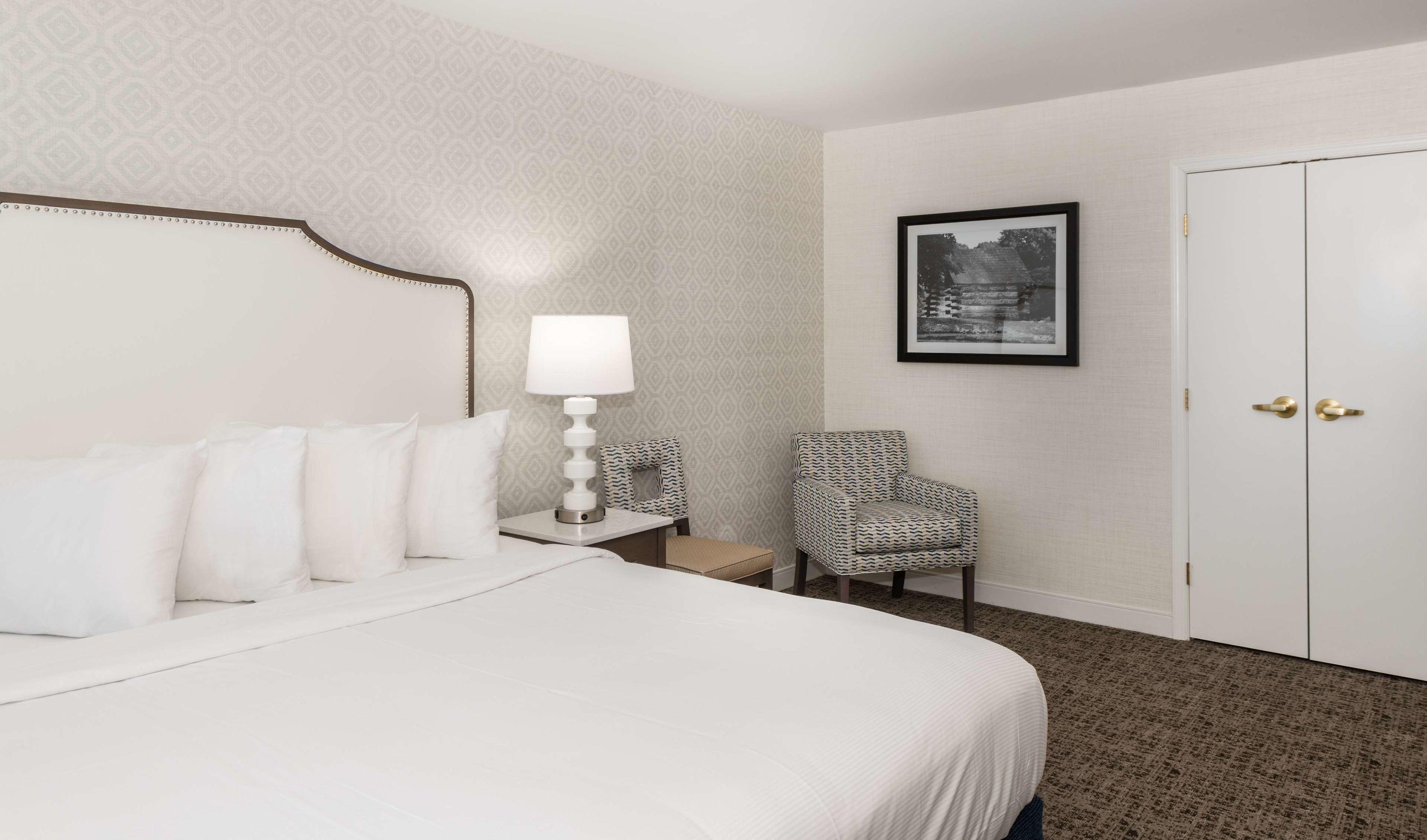 Embassy Suites by Hilton Philadelphia Valley Forge — photo 4